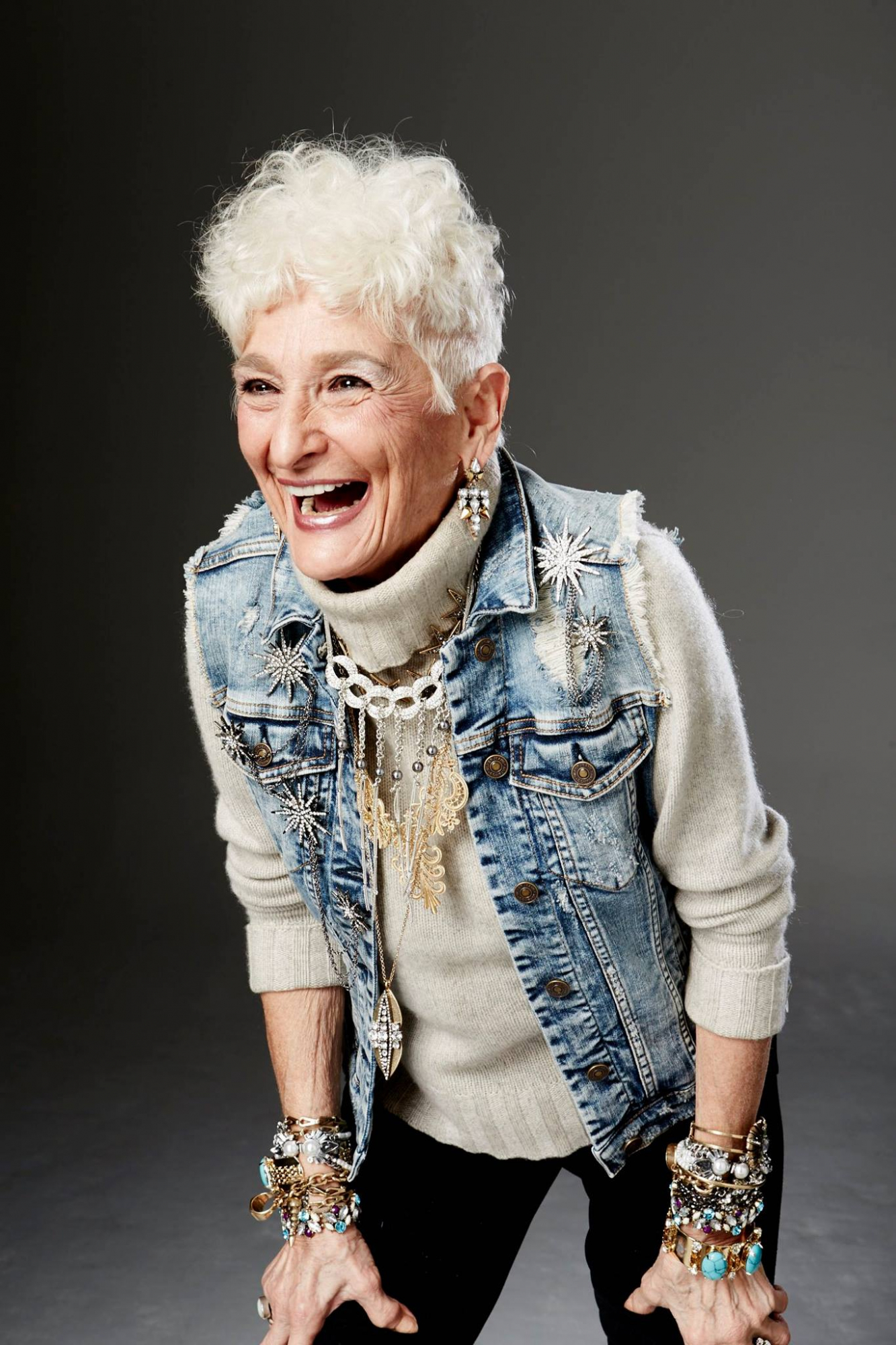 A história da life coach de 82 anos que tem três encontros por semana