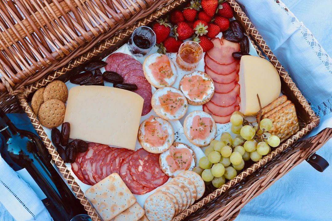 Há uma Piquenita que faz grandes piqueniques caseiros. E nem tem de estender a toalha no chão