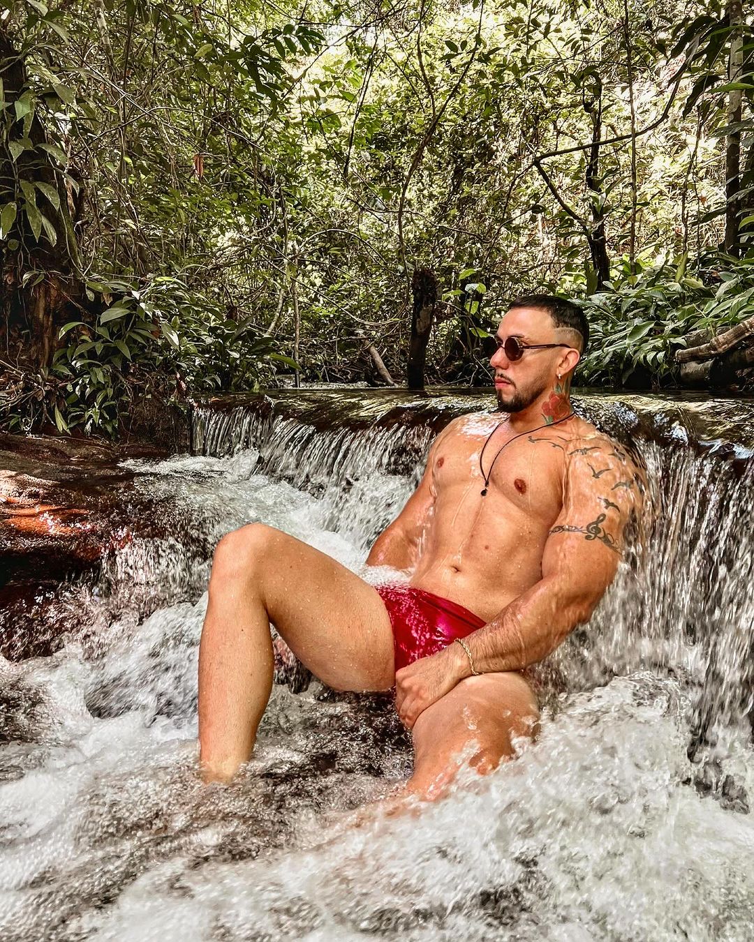 Humorista de 34 anos morre após choque com camião. Estudantes juntam-se em homenagem