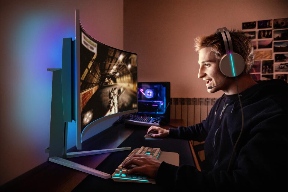 Monitor Philips Evnia tem um ecrã OLED e um formato ultra panorâmico para maior imersão no gaming