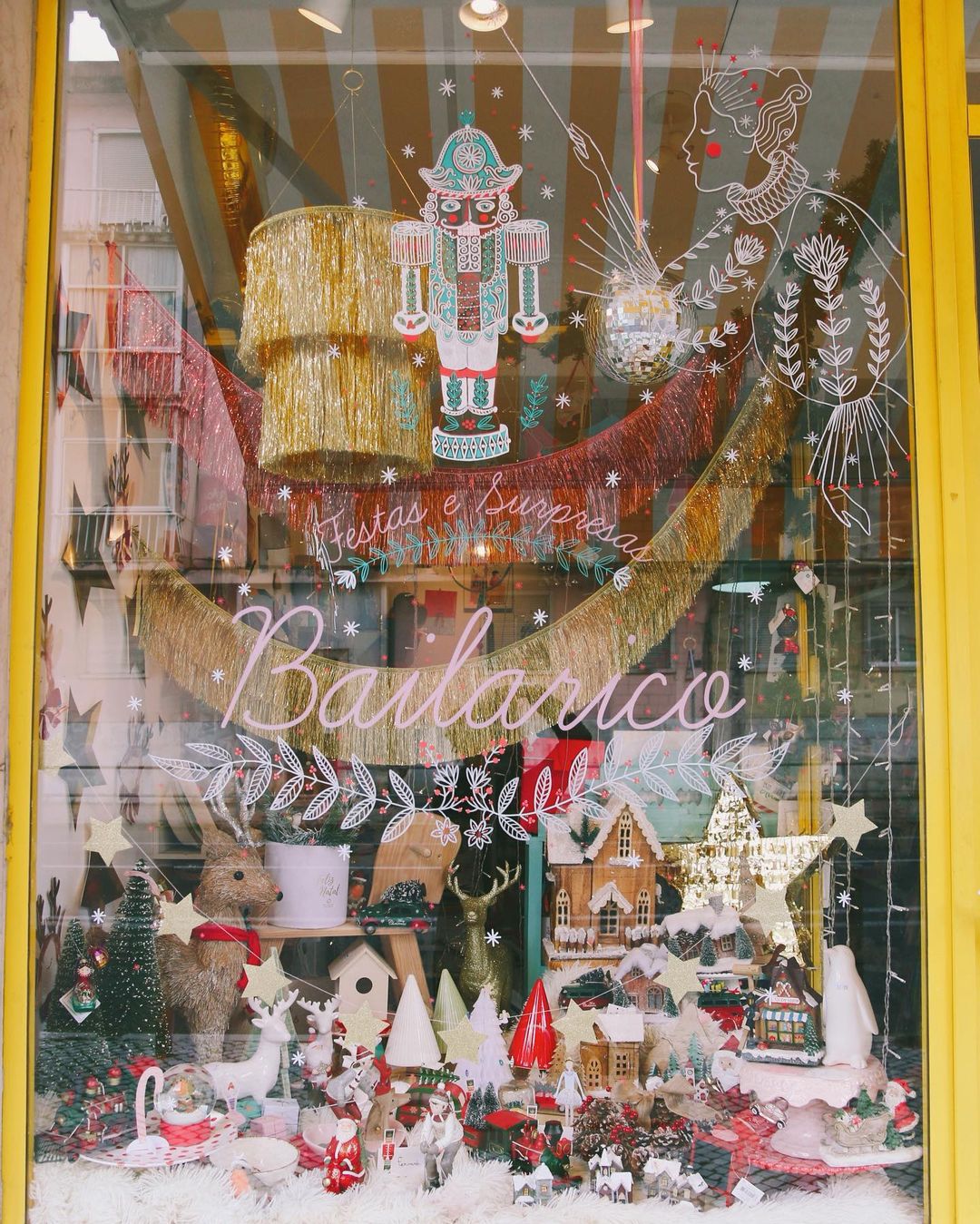 Bailarico. Este é o mundo encantado dos brinquedos dos adultos e está em Benfica