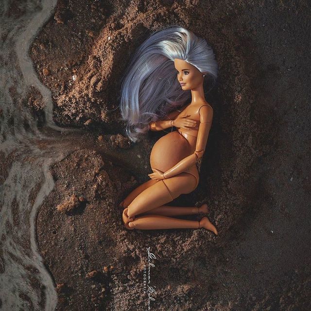 A Barbie está grávida e até já fez uma sessão fotográfica de maternidade. Veja as imagens