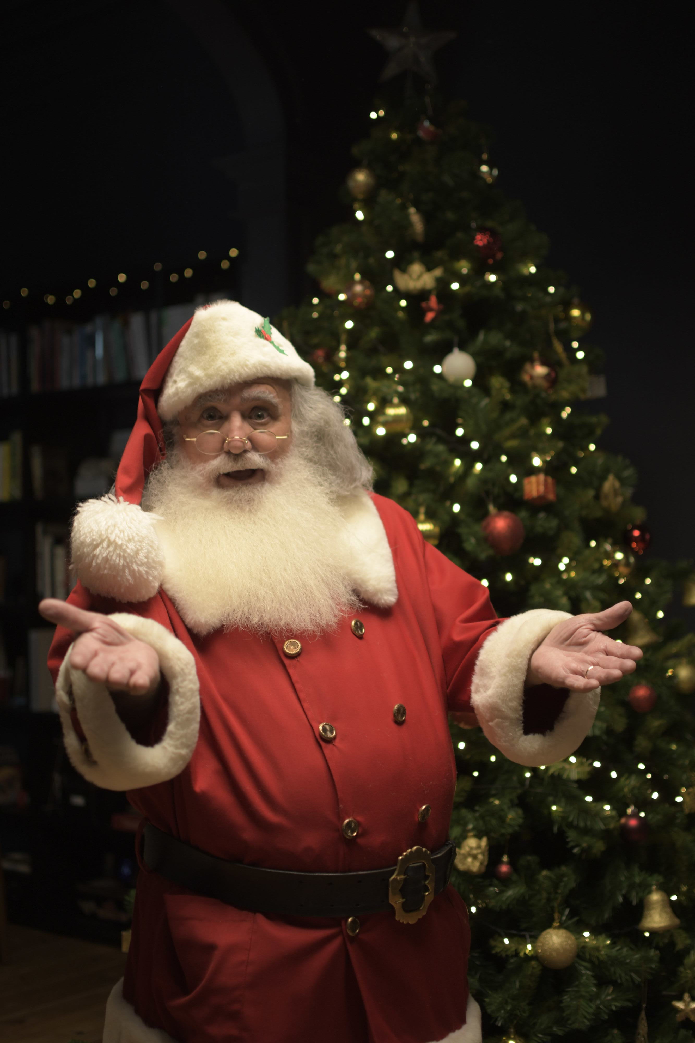 O Pai Natal dos centros comerciais vai continuar em teletrabalho. Mas pode falar com ele por vídeochamada — saiba como