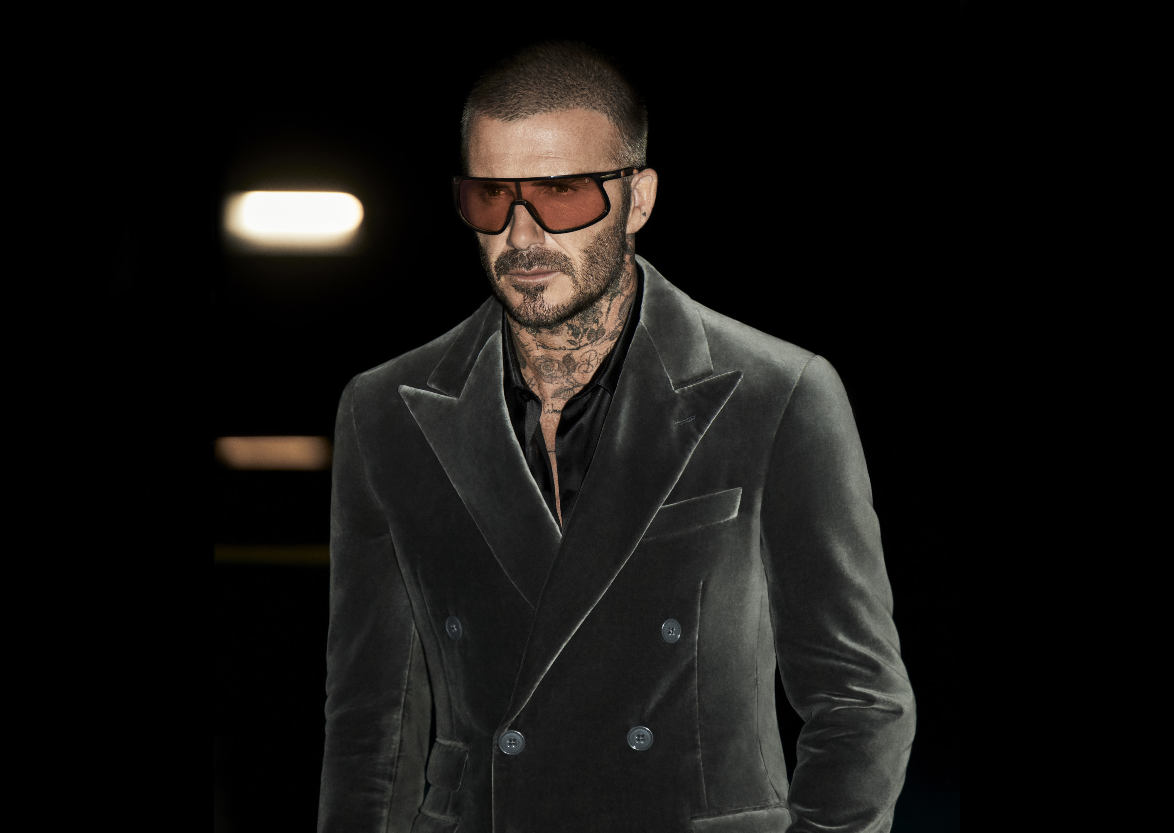 A nova coleção de óculos de David Beckham dá-lhe a pinta do ex-futebolista. Veja os modelos