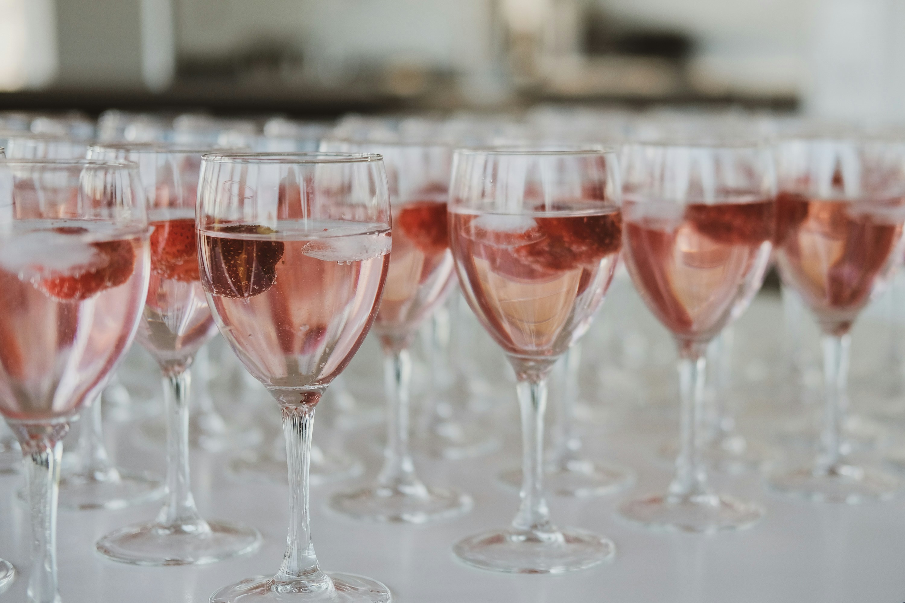 Dia dos Namorados. 11 vinhos e espumantes rosé perfeitos para um jantar a dois em casa