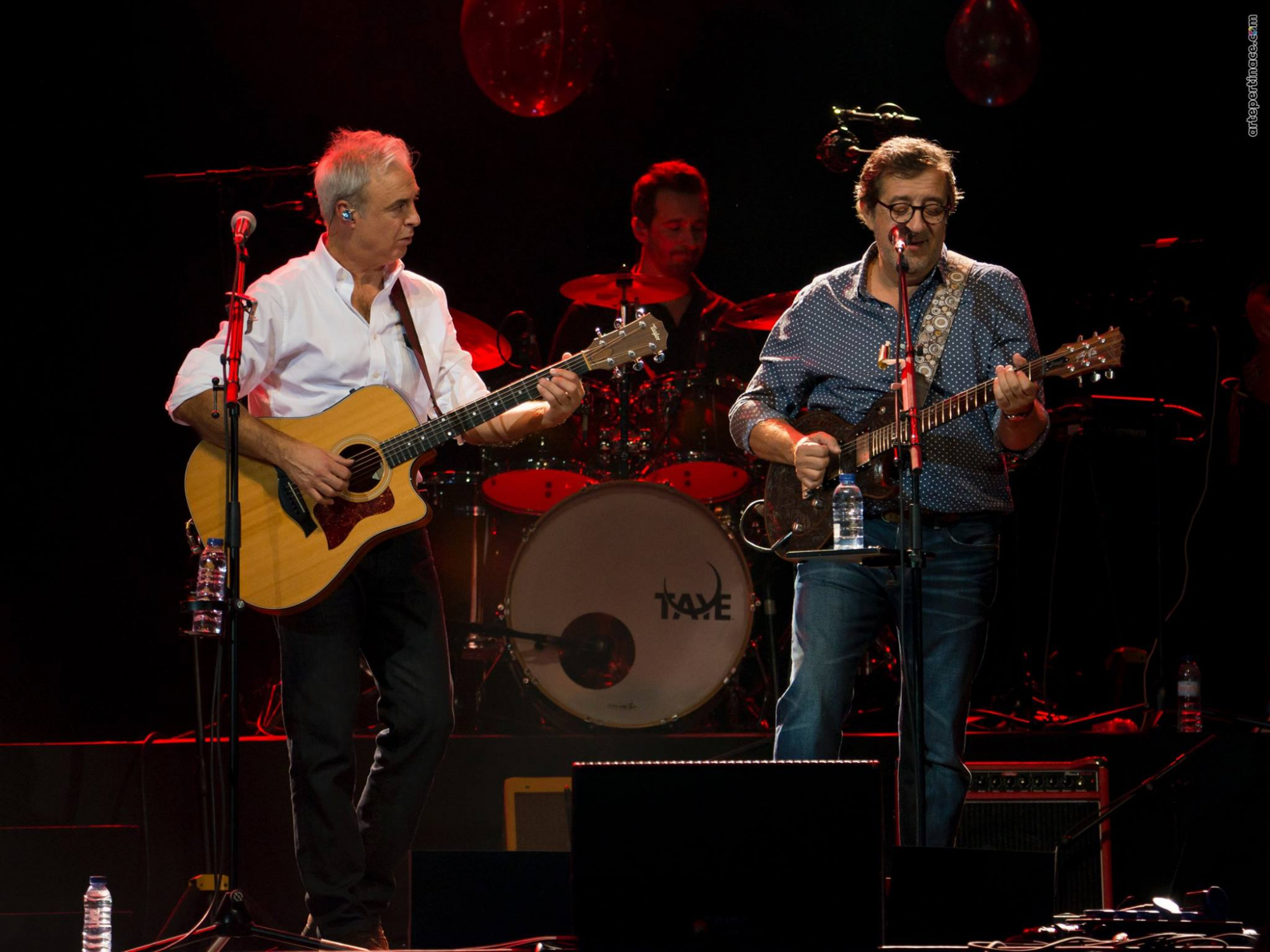 João Gil e Rui Veloso desafiam artistas lusófonos a juntarem-se por Moçambique