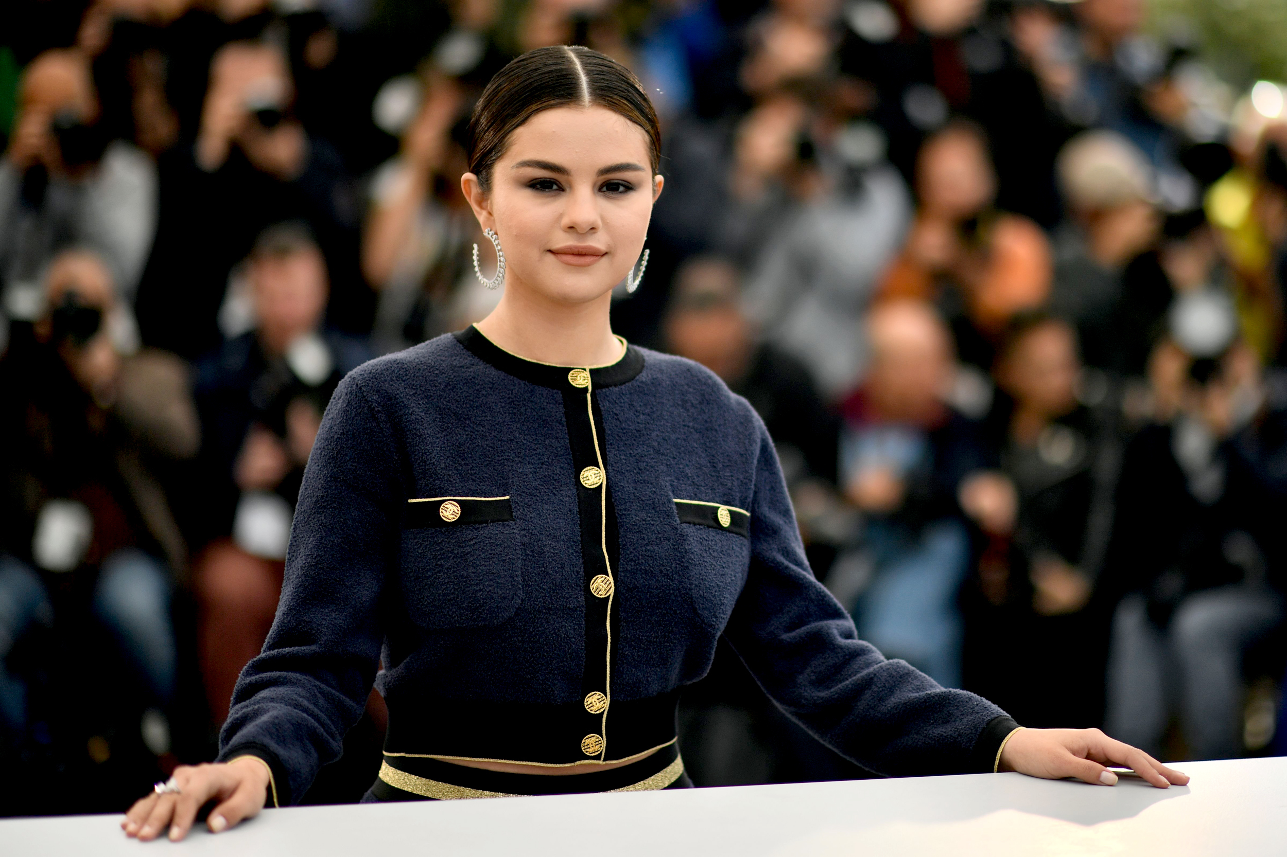 Nova canção de Selena Gomez parece falar da separação de Justin Bieber — e gera polémica