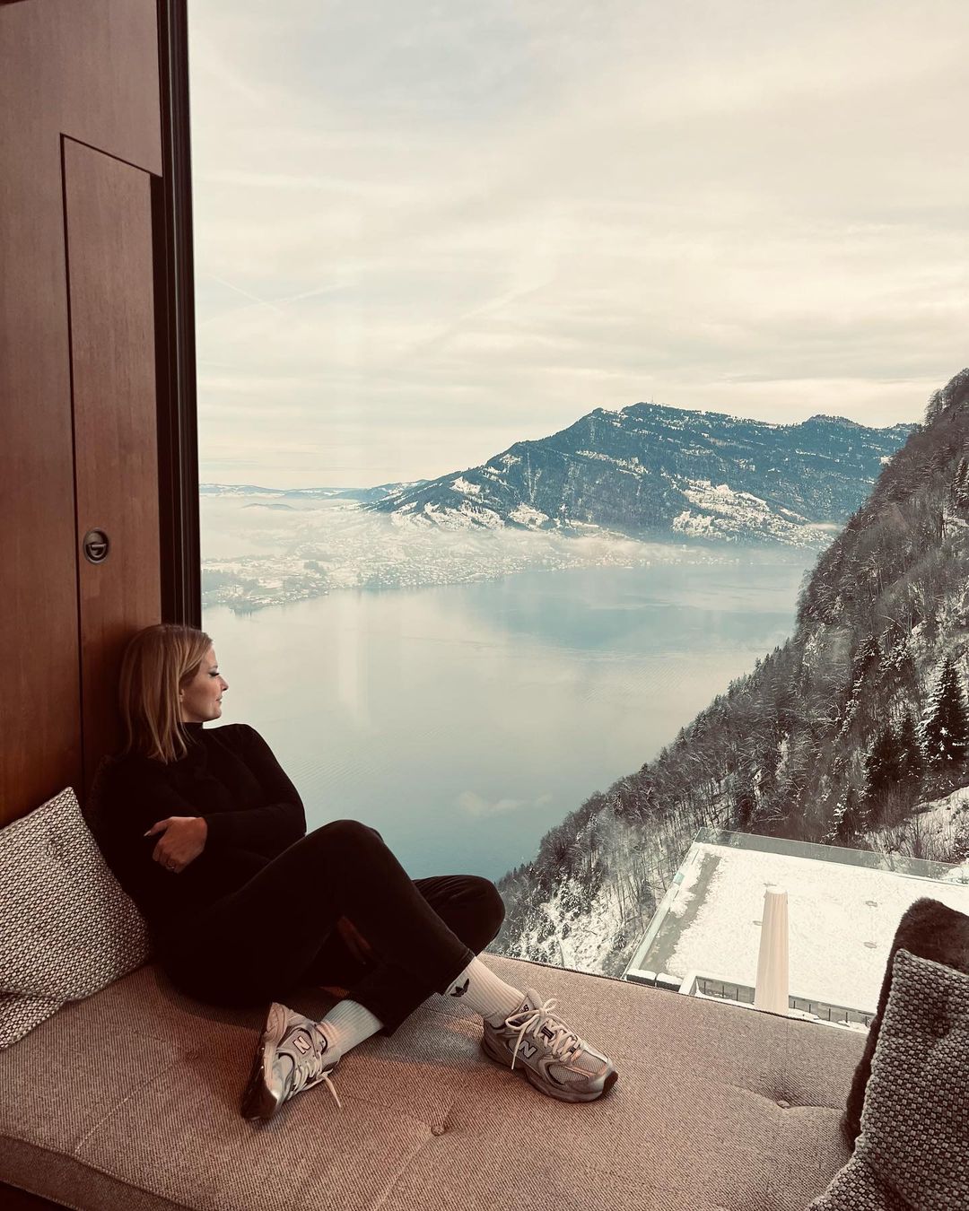 Sonho de Inverno. O hotel que Cristina Ferreira escolheu tem 12 restaurantes, 5 piscinas e vista para um lago