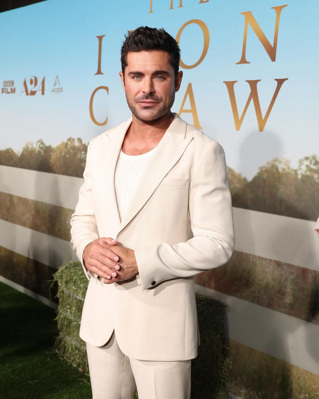 Afinal foi grave. Zac Efron precisou de manobras de reanimação e ficou com fraturas nas costelas