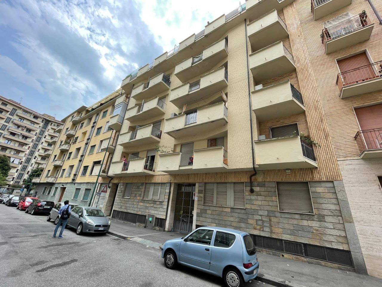 Menina de 3 anos sobrevive a queda de prédio depois de ser amparada por “herói”