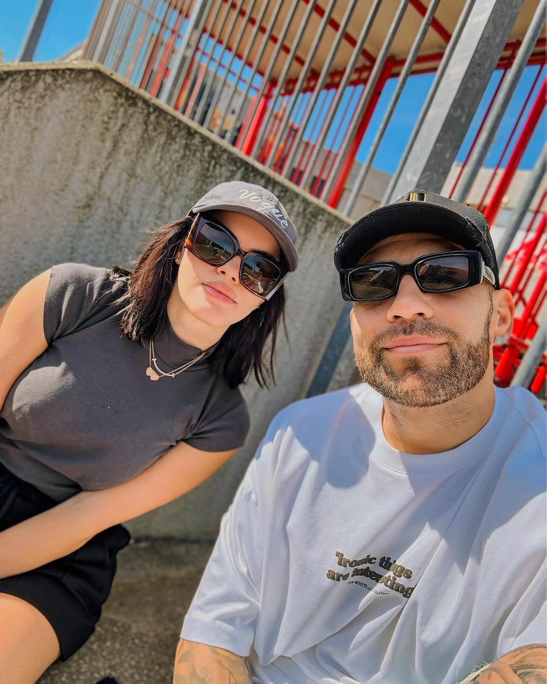 Quem é a mulher do capitão do Benfica que tem menos de 300 seguidores e não gosta de fama. Veja as fotos