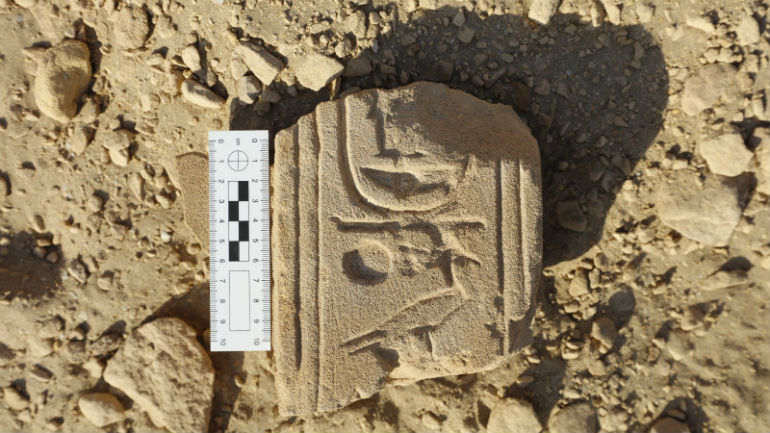 Hieroglíficos, esfinges e esculturas. Novas descobertas no Egito têm 3 mil anos