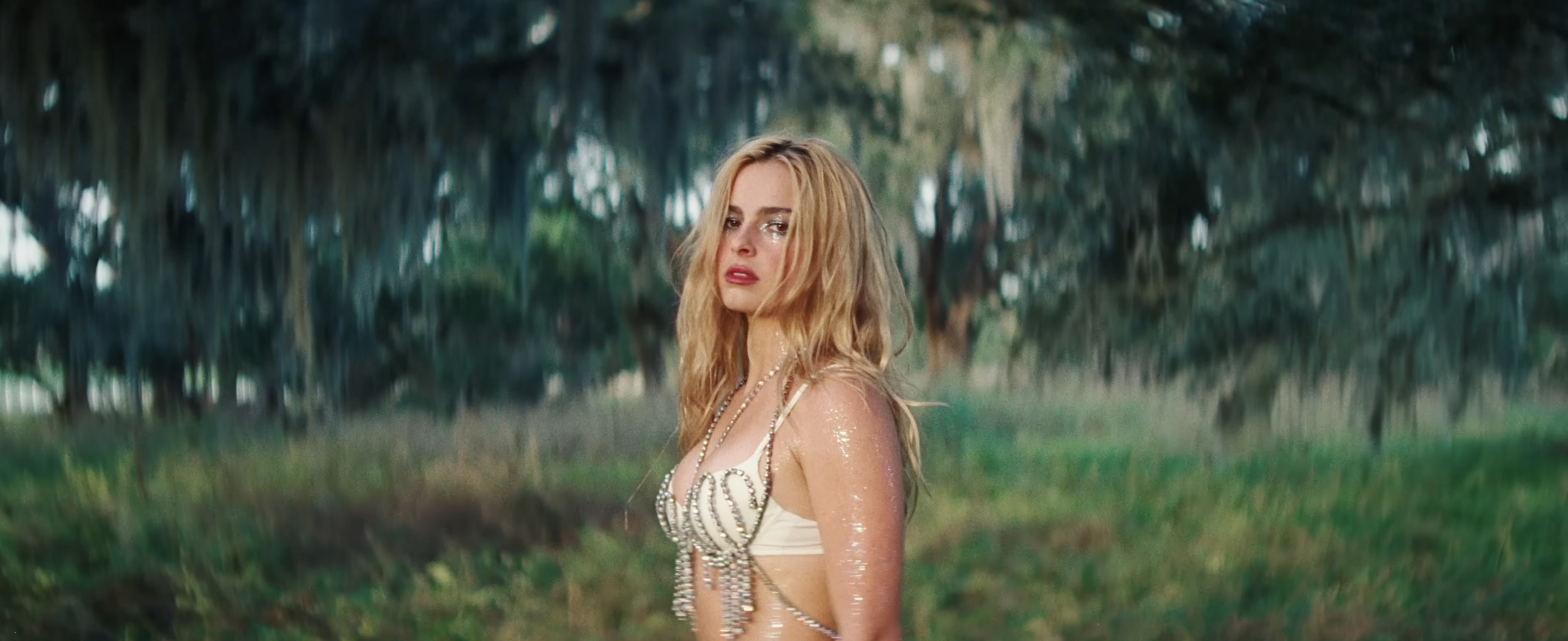 Addison Rae é a nova Britney Spears? Tudo sobre a popstar do momento (e 24 fotos escaldantes)