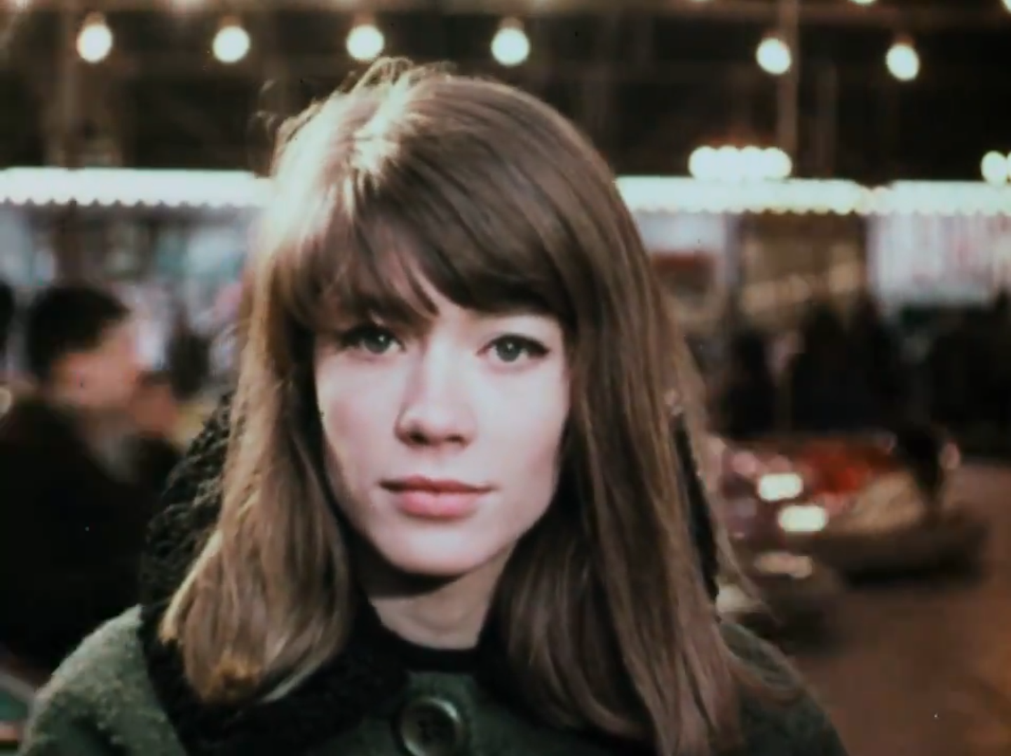 Morreu Françoise Hardy, ícone da música pop francesa que se aventurou na moda e no cinema. Tinha 80 anos