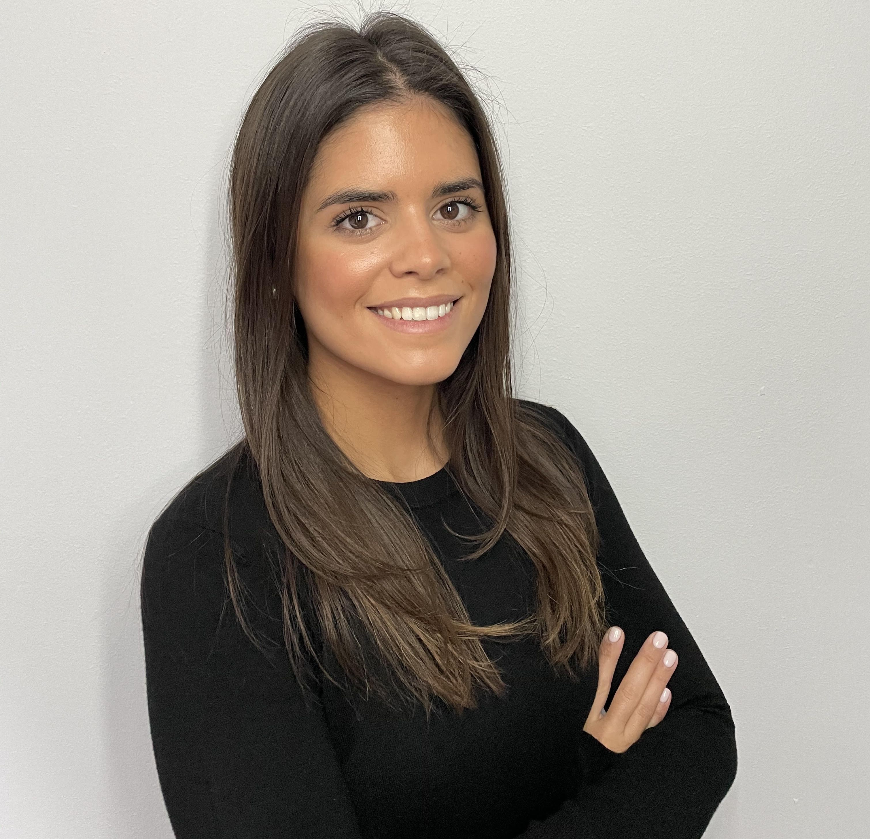 Este cão passou 9 anos preso e era usado para reprodução. Veja como está depois de ser adotado