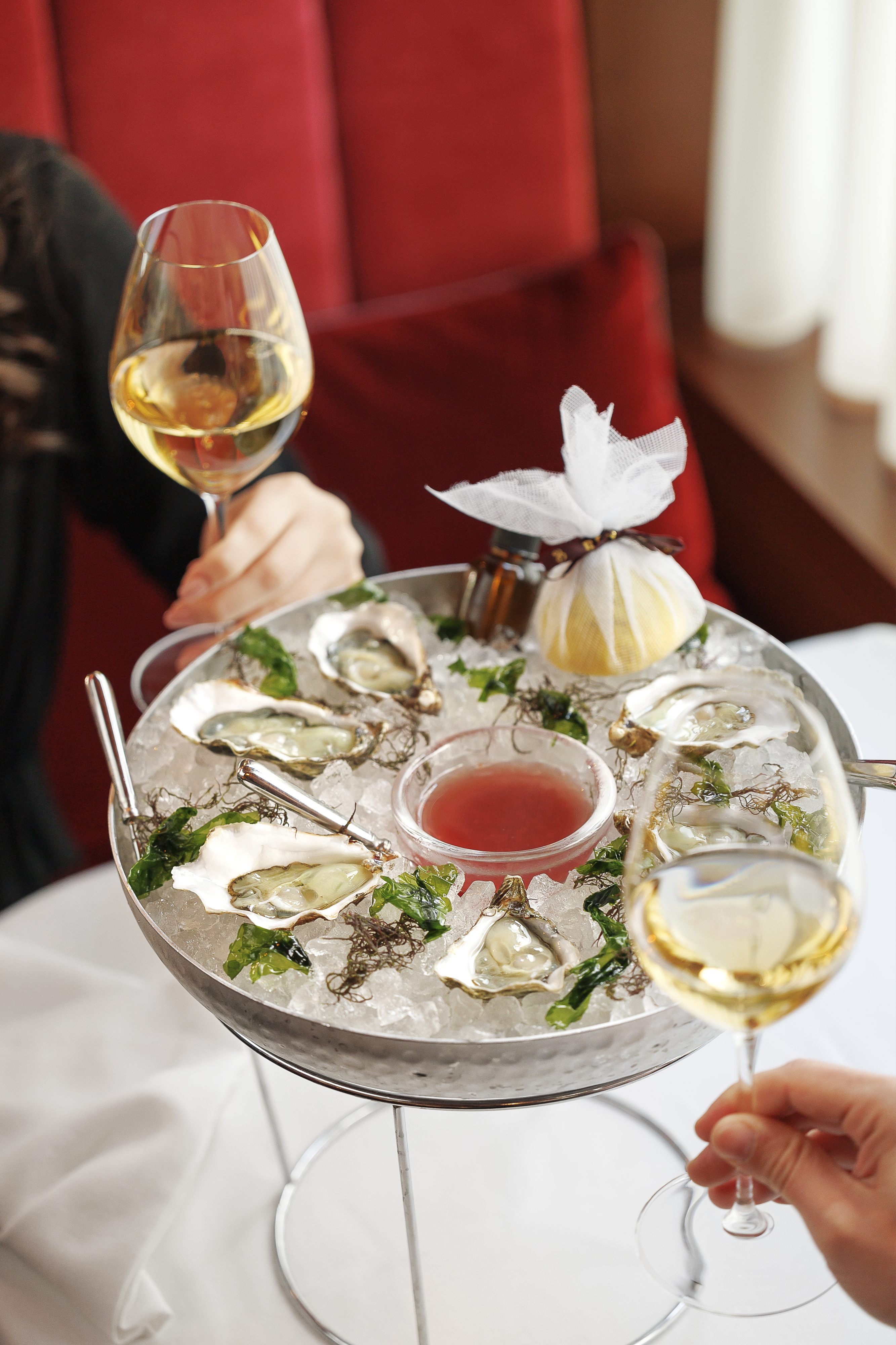 Ao fim de semana, queremos champanhe. E no Brilhante a taça vem com tudo a que temos direito