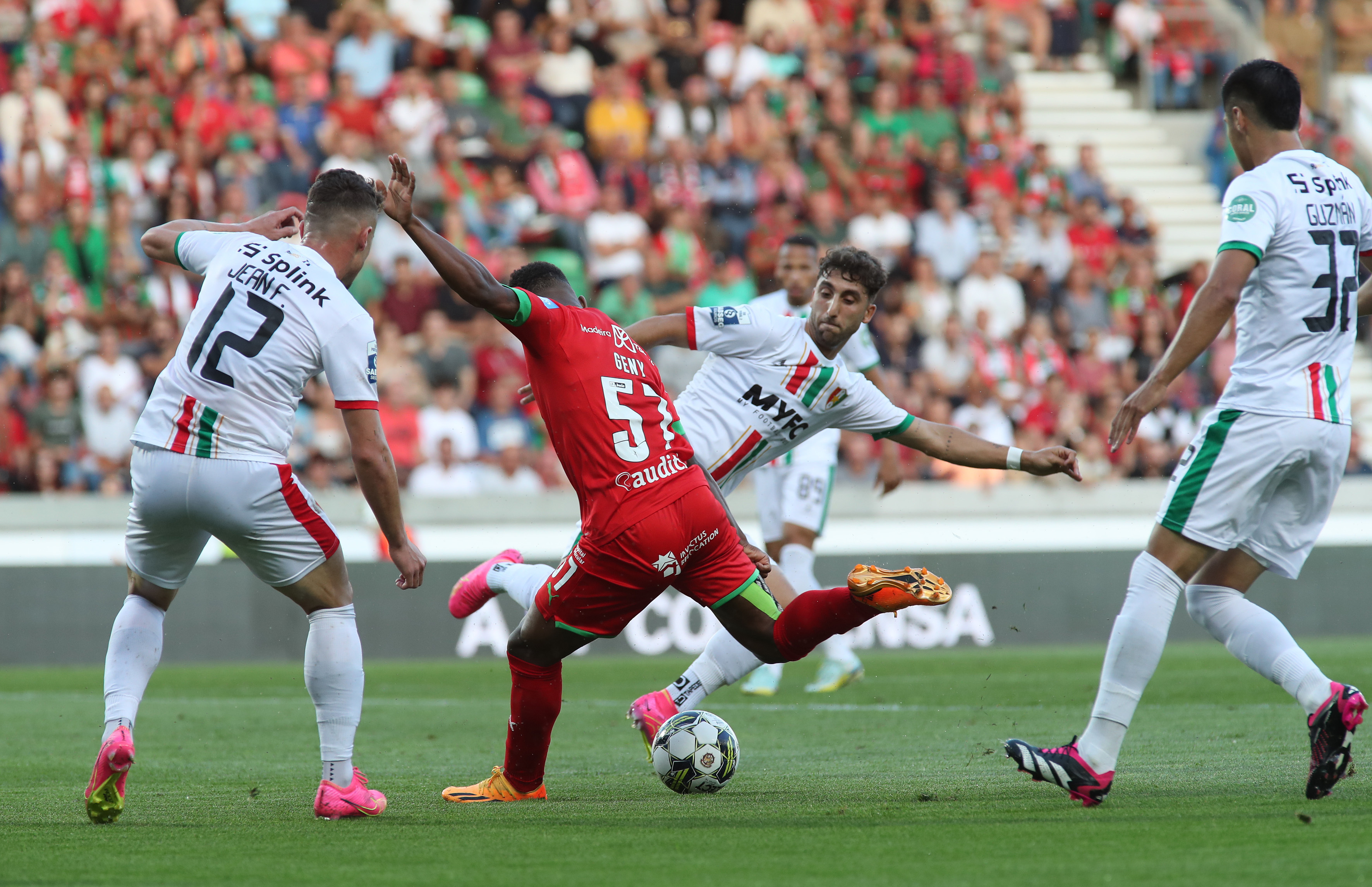 Estrela Vermelha 3-2 Bayern :: Resumos :: Vídeos 