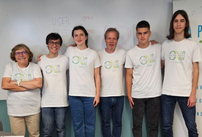 Inscrições abertas para jovens estudantes rumarem às Olimpíadas de Informática