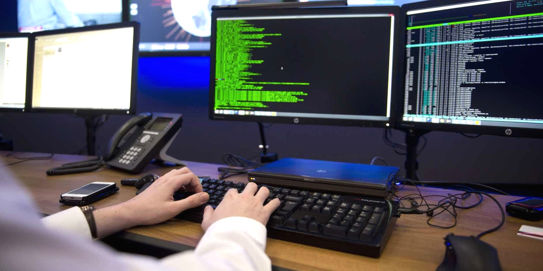 Seis meses de guerra: Porque os ciberataques russos são pouco eficazes na invasão à Ucrânia?