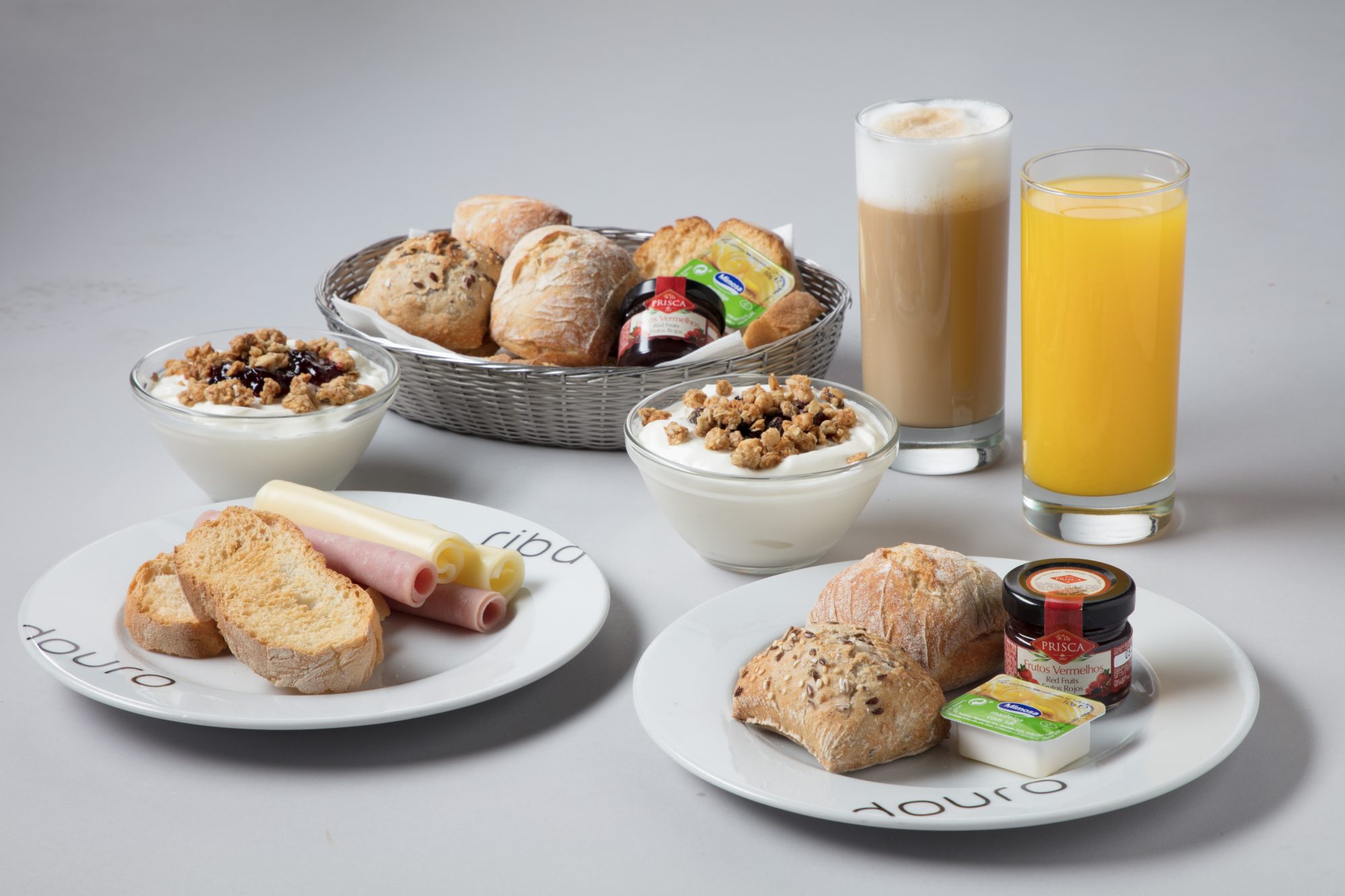 Ribadouro. A meca do marisco agora tem menu de pequeno-almoço com iogurte e granola (servido na esplanada)