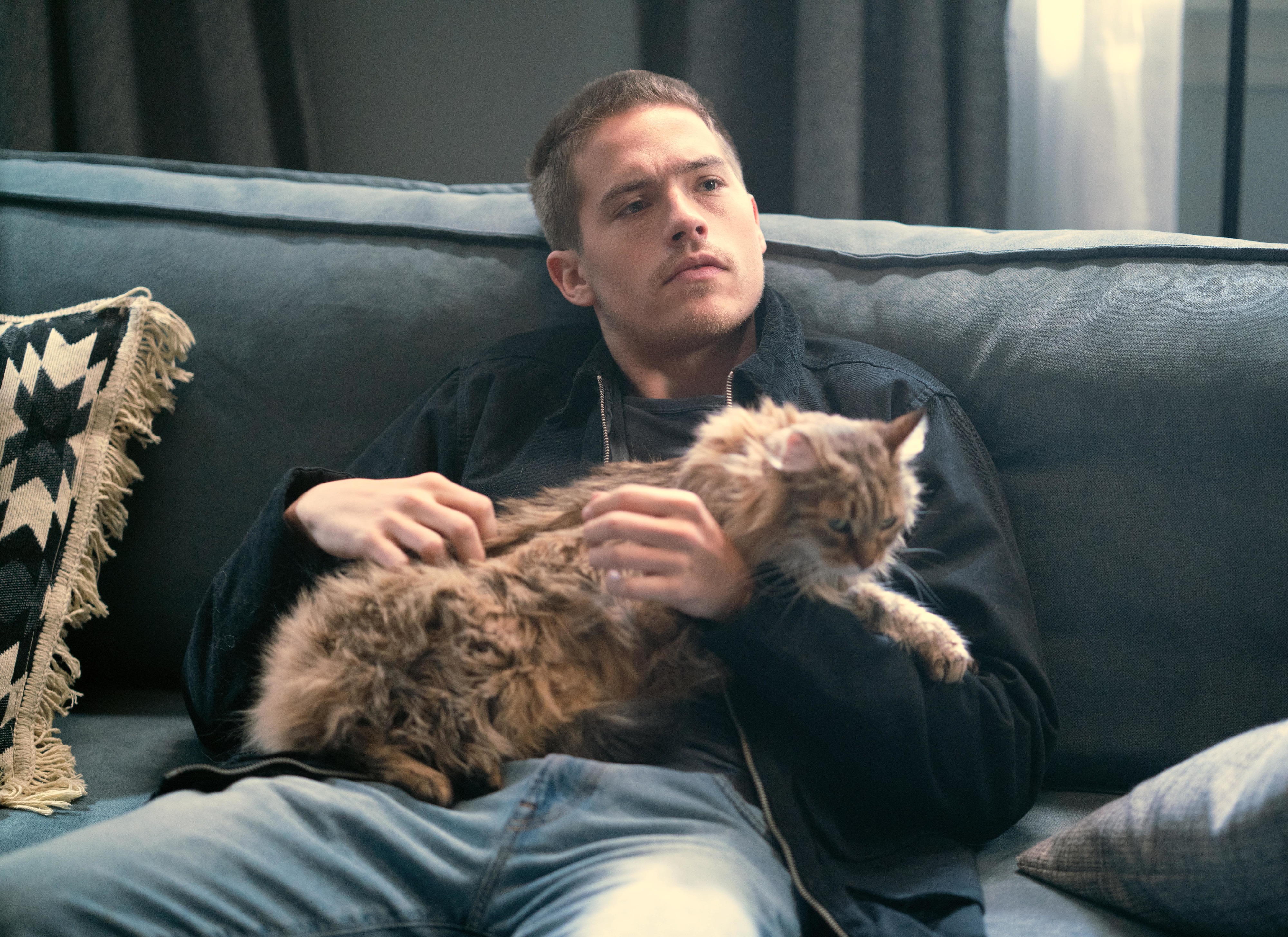 4 horas diárias de treino e dieta. Dylan Sprouse revela como se preparou para ser o galã de “Beautiful Disaster”