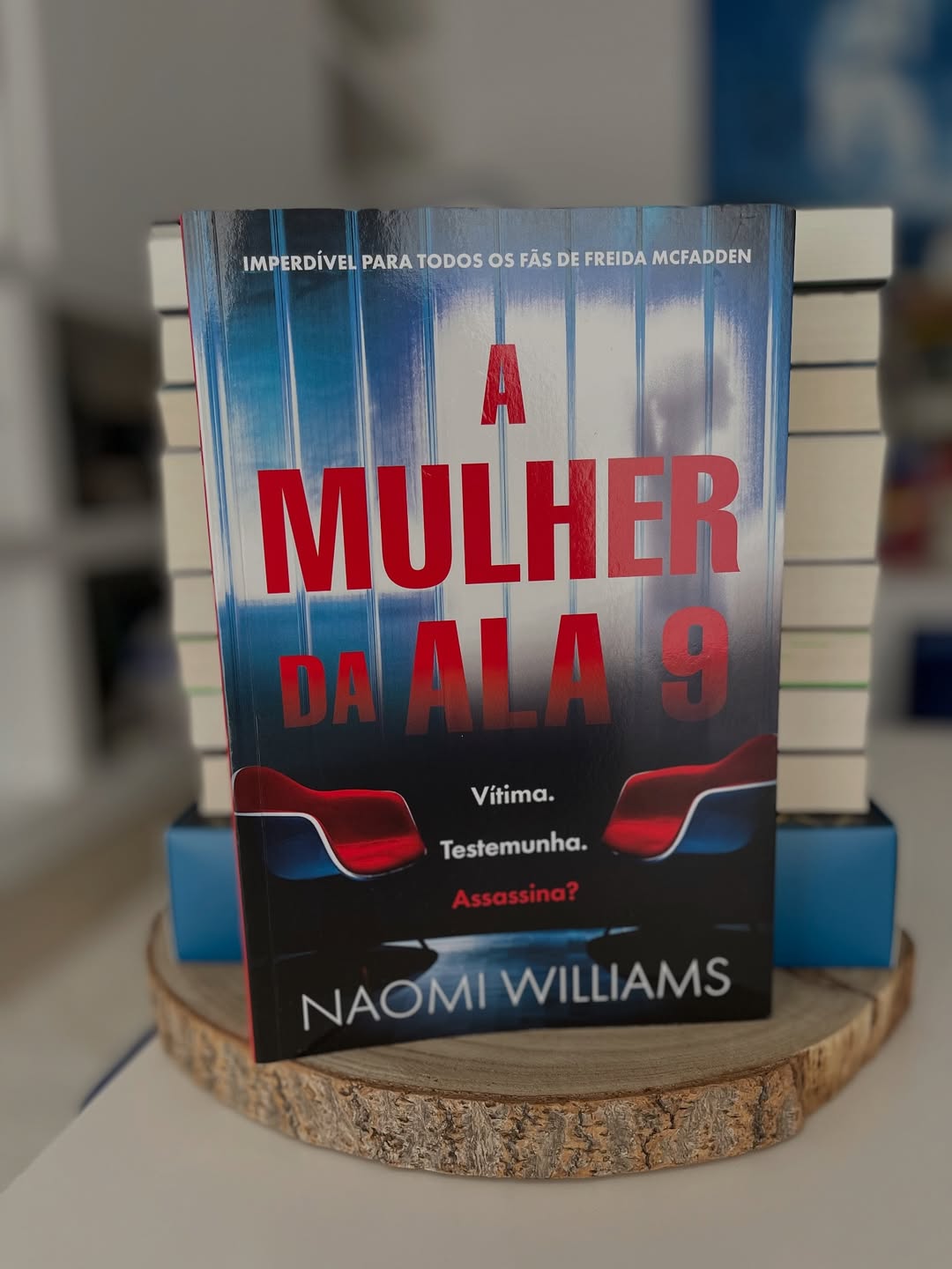 “A Mulher da Ala 9”. O thriller psicológico que o vai deixar a duvidar de tudo já chegou às livrarias