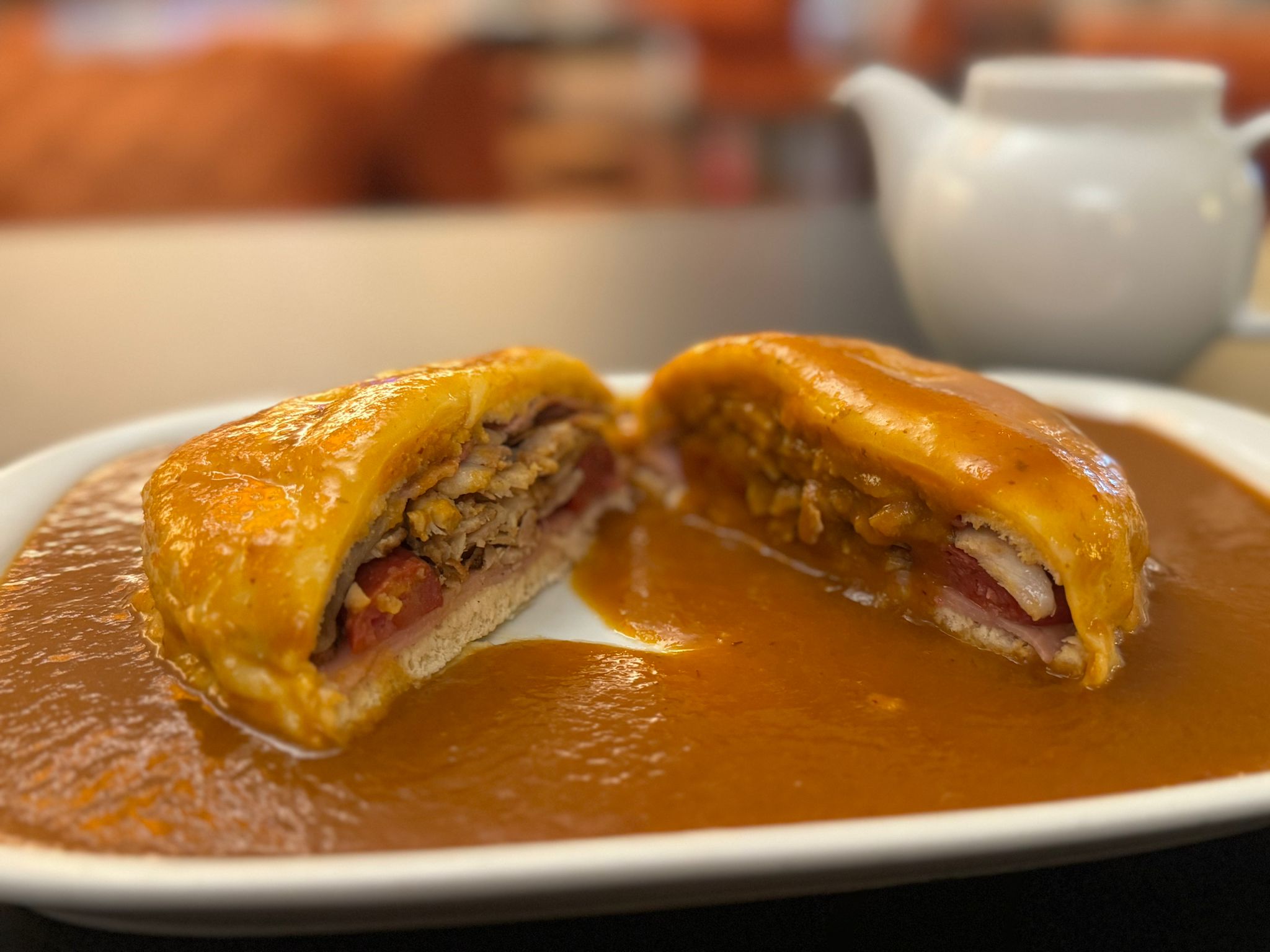 Atenção, amantes de francesinha. Vem aí um festival dedicado ao típico prato nortenho
