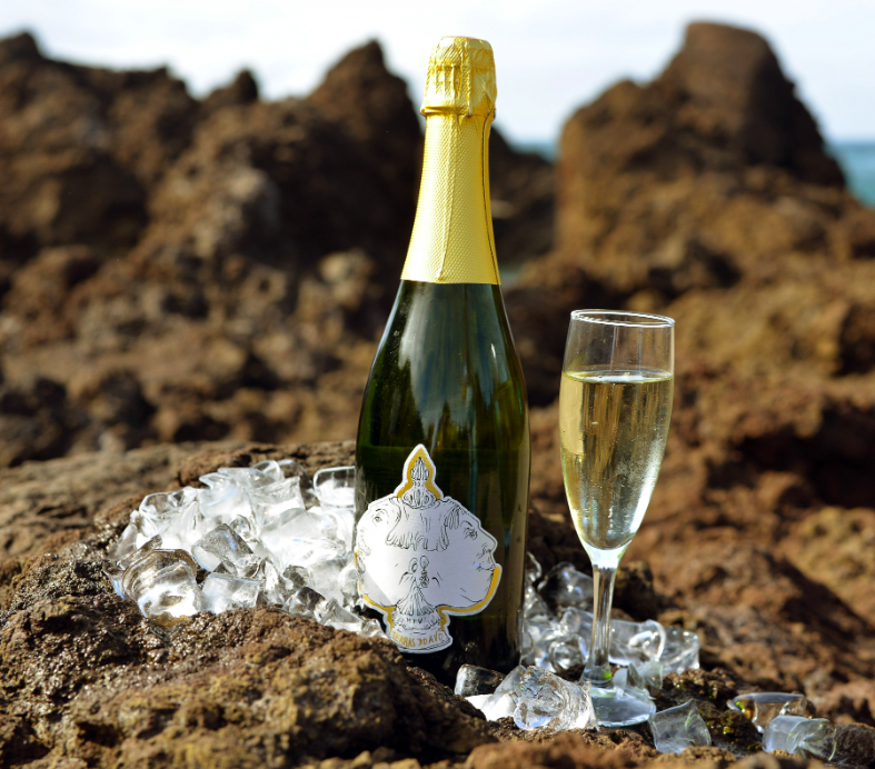 Espumante português vence medalha de ouro no maior concurso mundial de vinhos. Saiba quanto custa