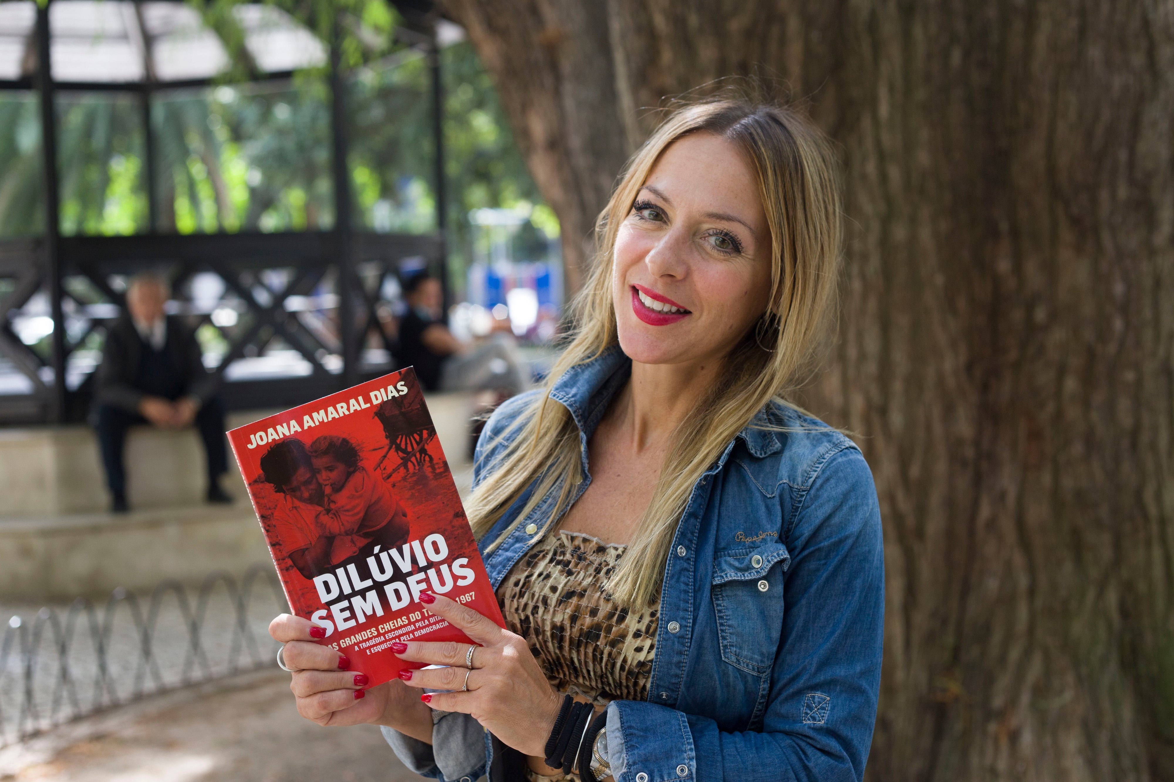 Joana Amaral Dias. “É muito natural que as mulheres sejam mais castradoras do que os homens”