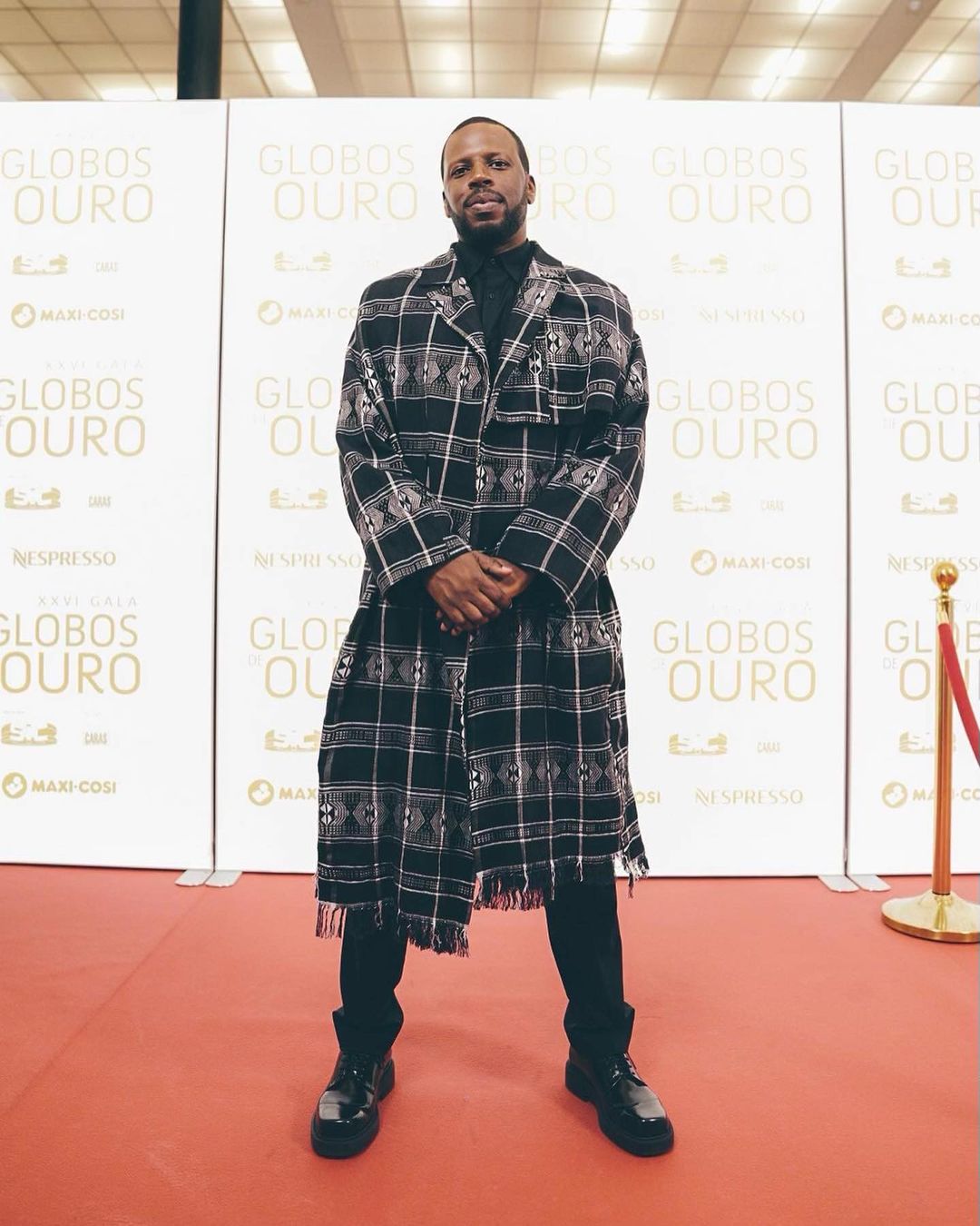 Dino d’Santiago quer mudar hino nacional. “Não gritemos mais às armas, às armas”