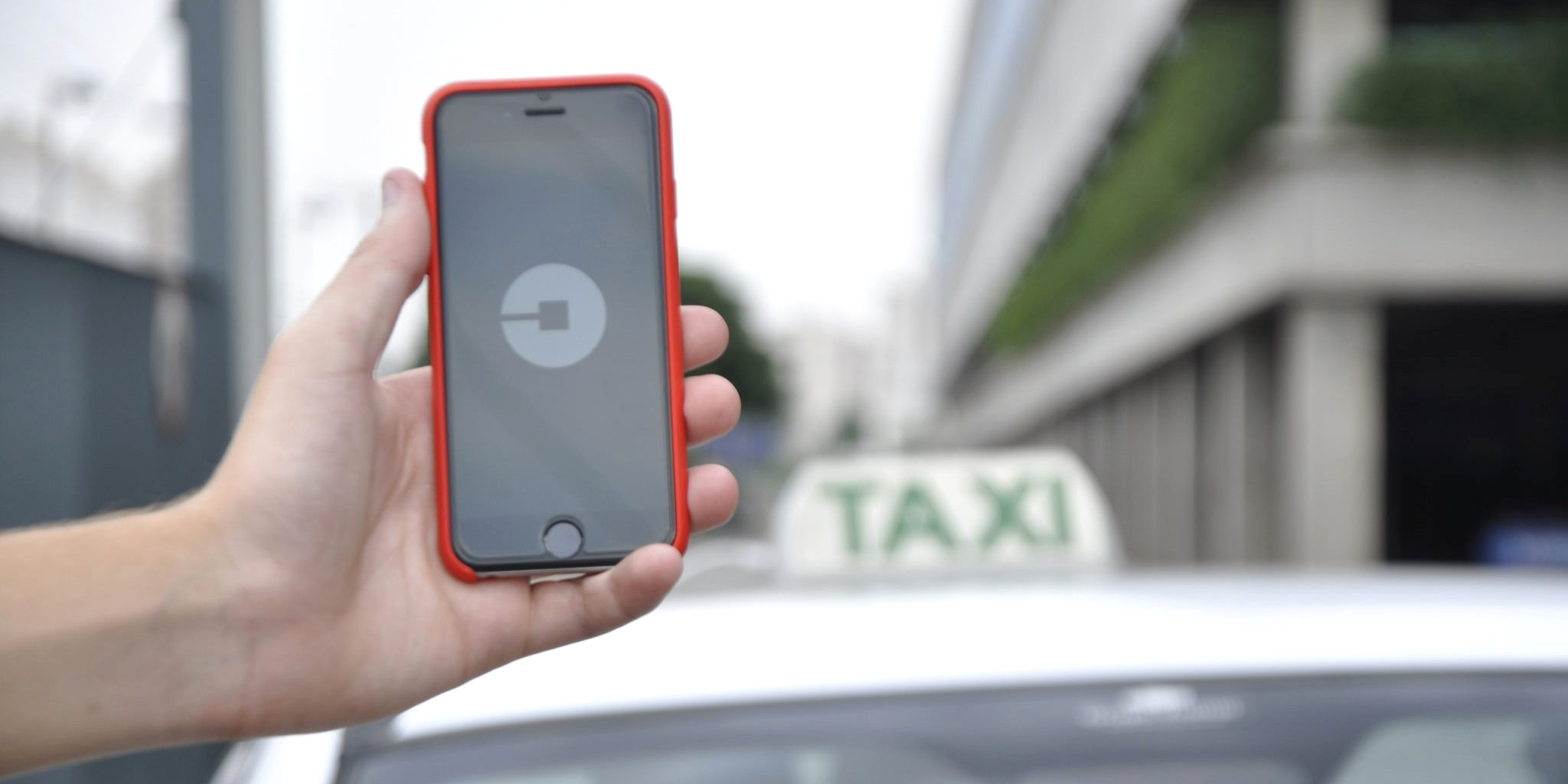 Chamar um táxi através da Uber? Pode vir a ser possível