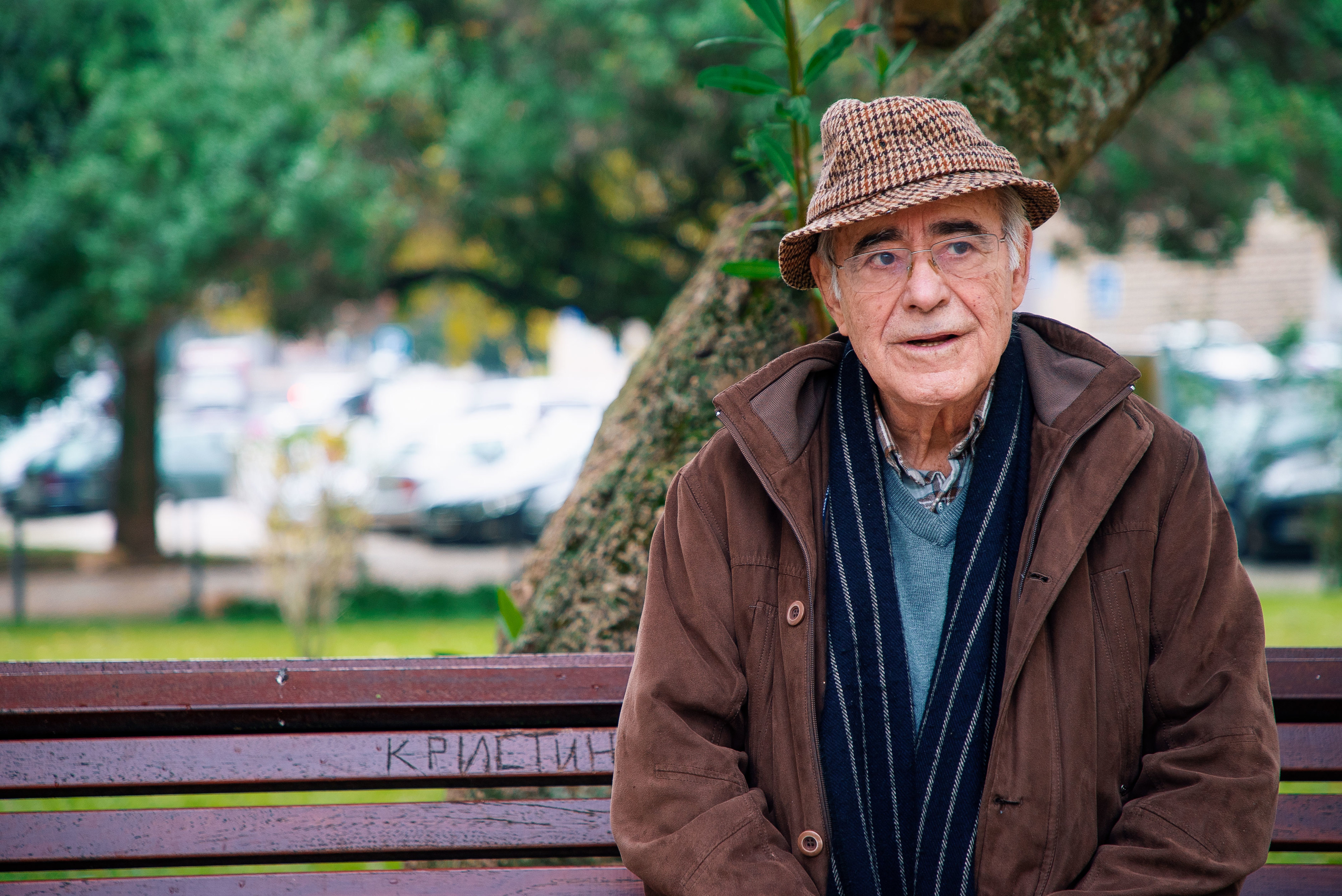 Morreu Mário Zambujal, autor de “Crónica dos Bons Malandros” e jornalista. Tinha 90 anos