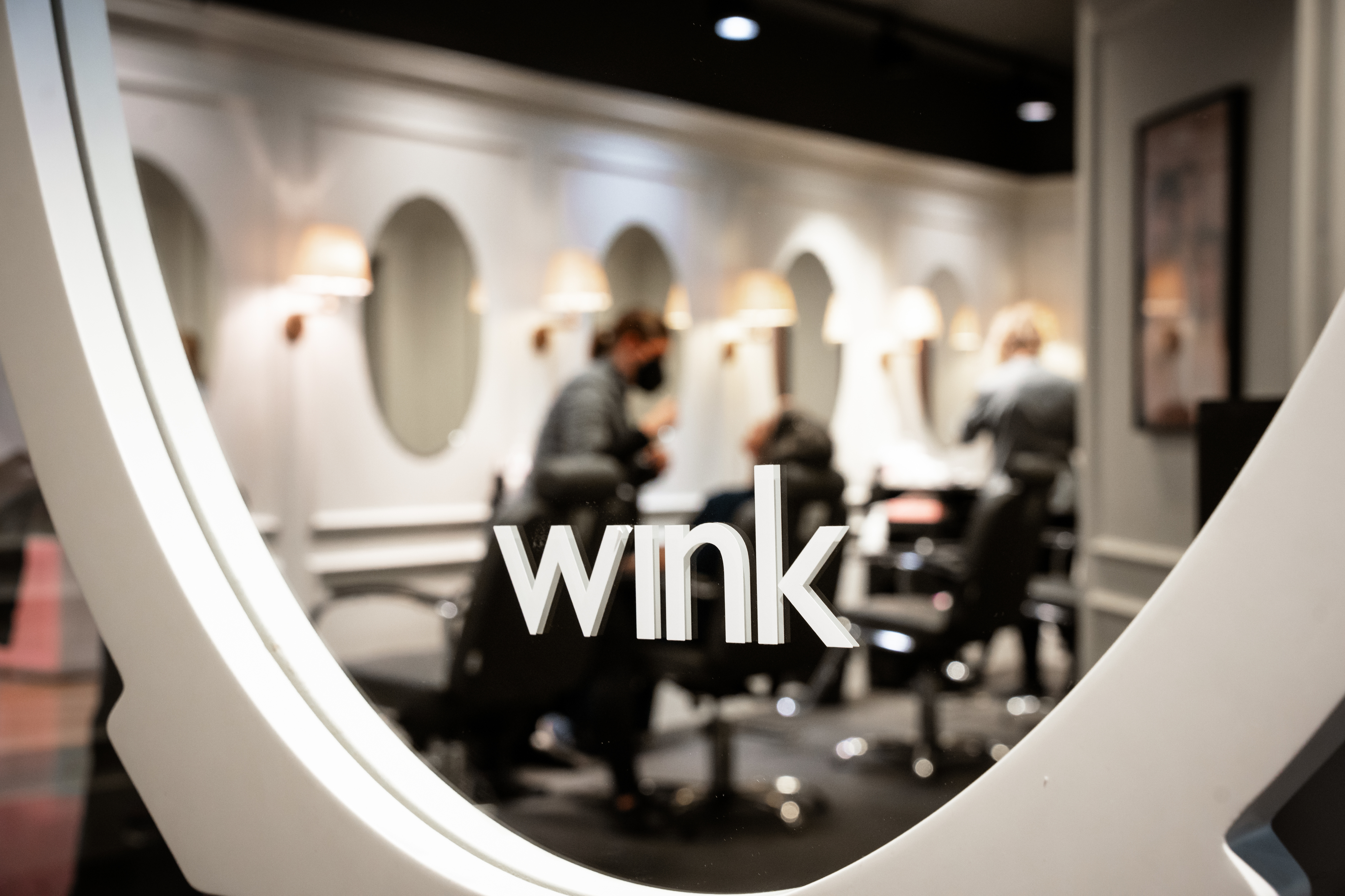 Arrependeu-se de tatuar as sobrancelhas? A Wiñk tem uma novidade que promete salvá-lo