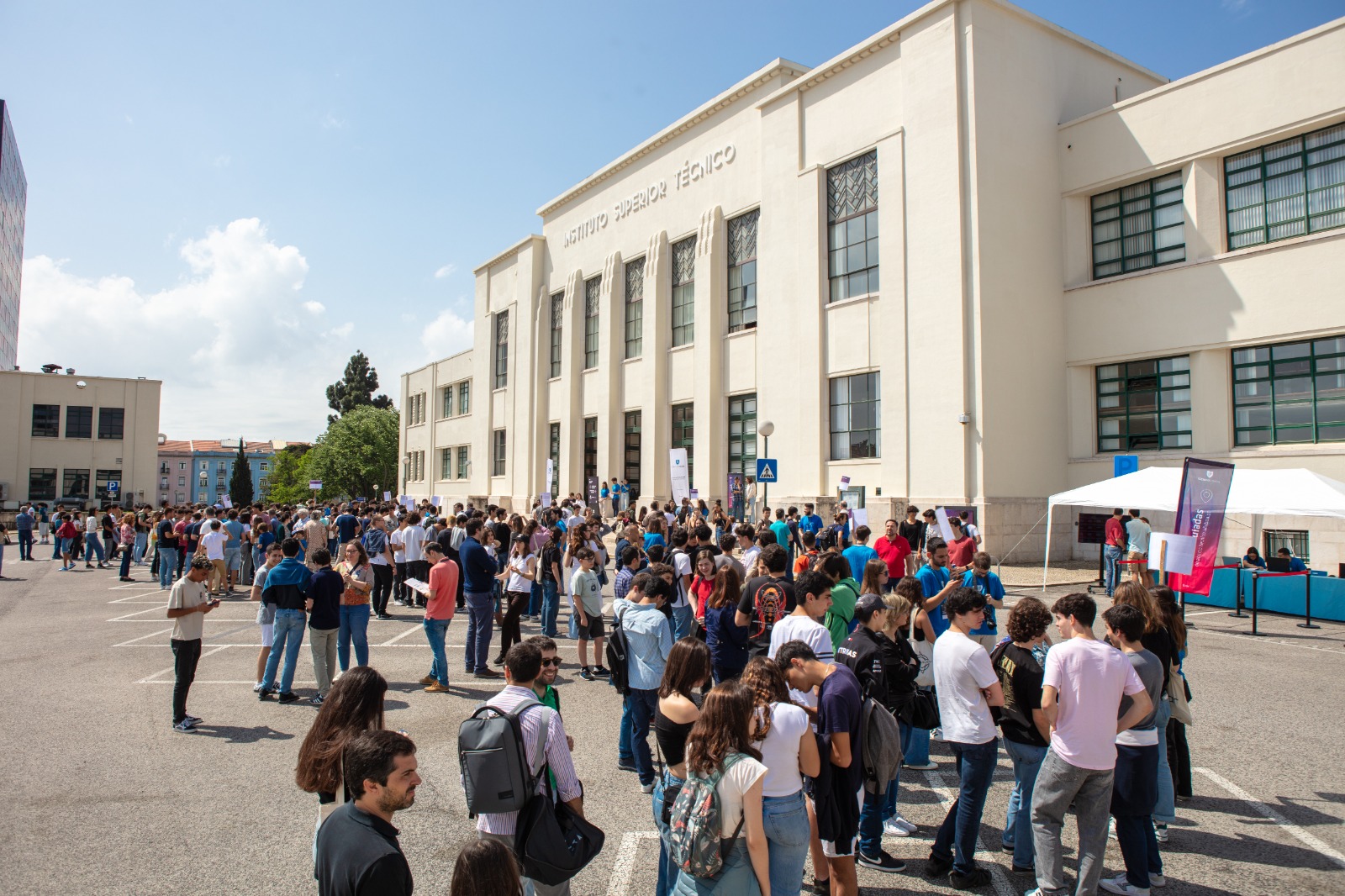 Dia aberto à descoberta: Instituto Superior Técnico desafia jovens a experimentar tecnologia