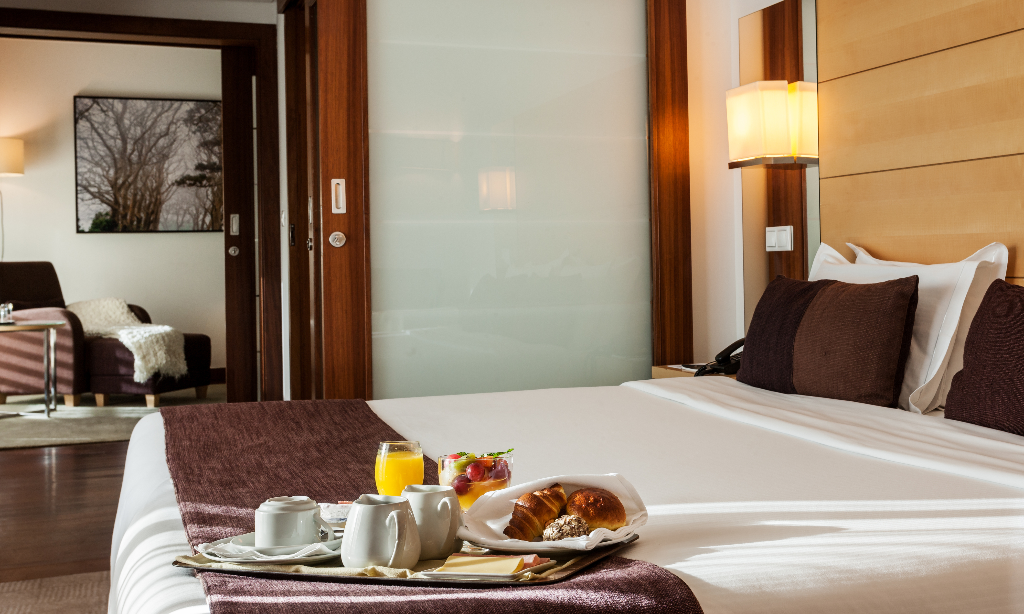 Estes hotéis nos Açores e em Lisboa têm pacotes ótimos para se despedir das férias