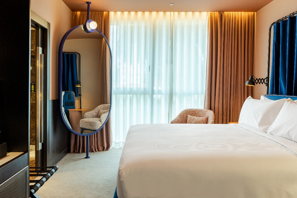 O novo hotel de luxo do Porto é inspirado no mundo do teatro. Saiba quanto custa aqui dormir