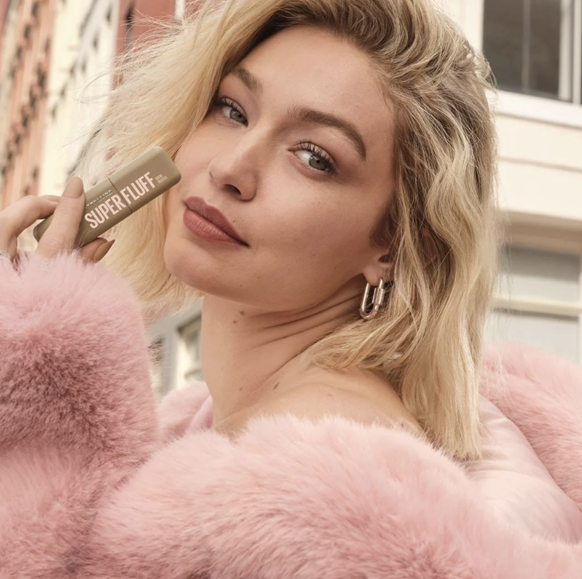 Sobrancelhas preenchidas e no sítio por 16 horas? É a promessa desta novidade da Maybelline