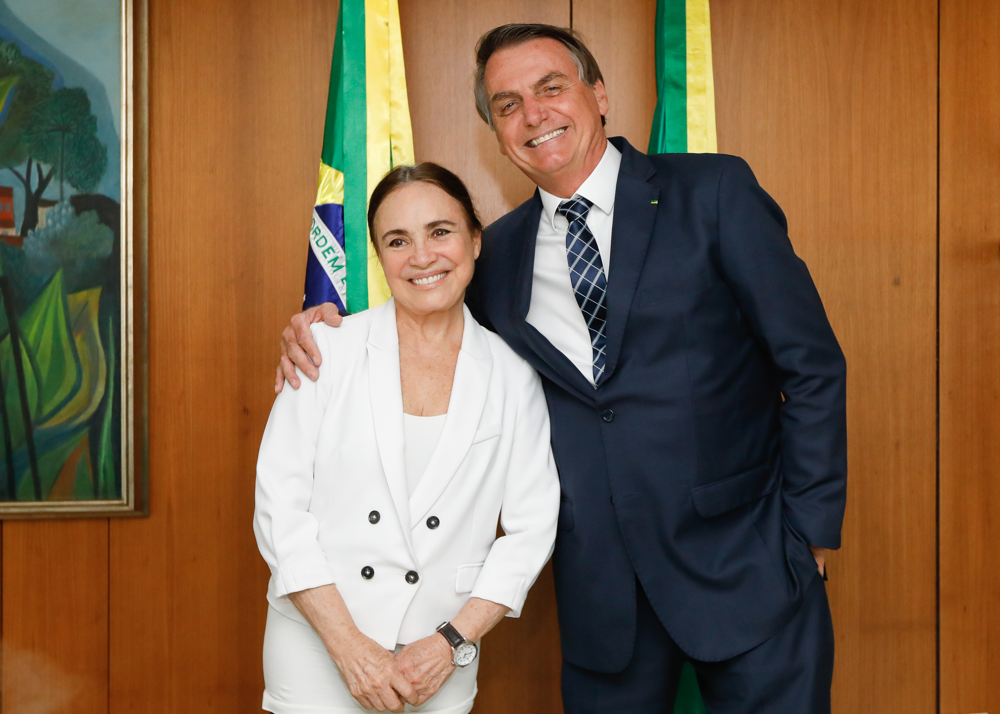Artistas brasileiros assinam manifesto contra Regina Duarte. “Ela não nos representa”