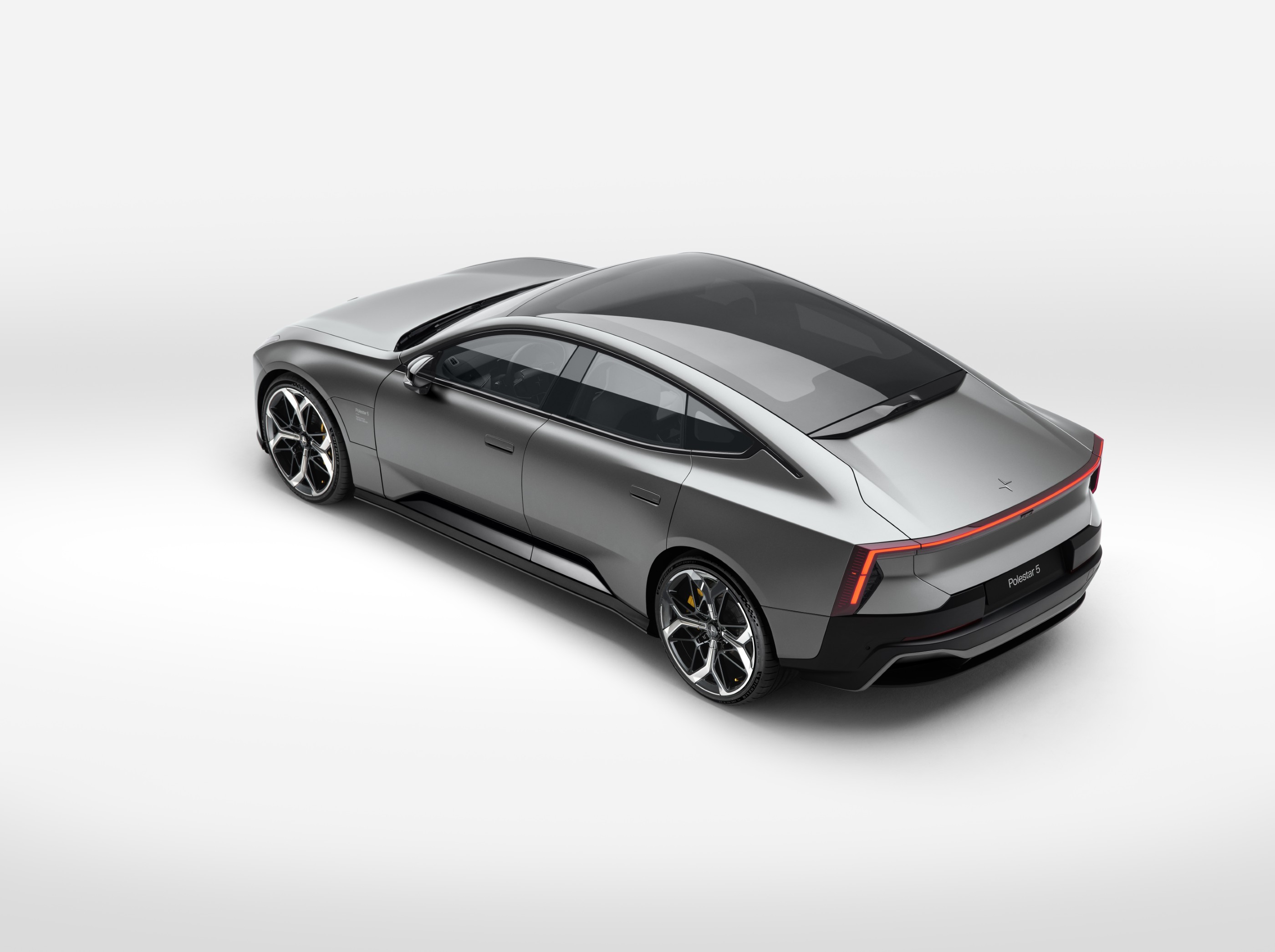 Polestar 5: o novo GT elétrico sueco com 884cv e 670 km de autonomia