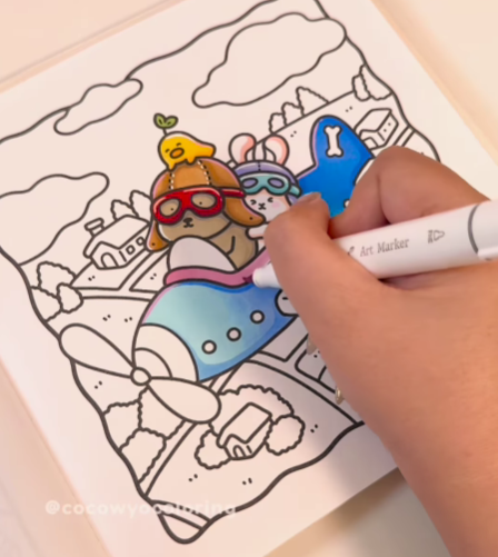 Estes livros de pintar virais no TikTok já chegaram a Portugal (e vem mais um a caminho)