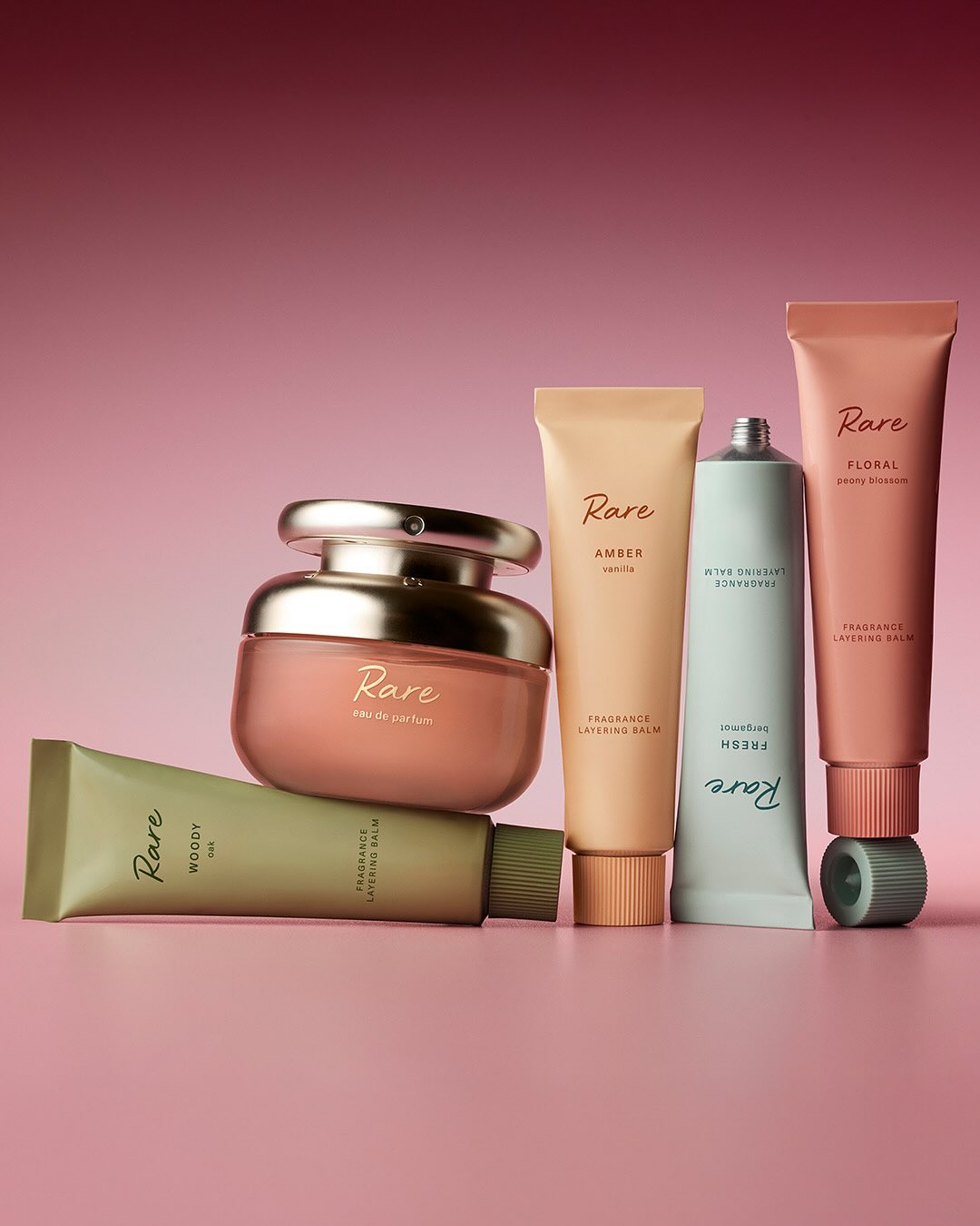 Caramelo, pistácio e um toque de gengibre. O novo perfume de Selena Gomez foi feito para deixar rasto