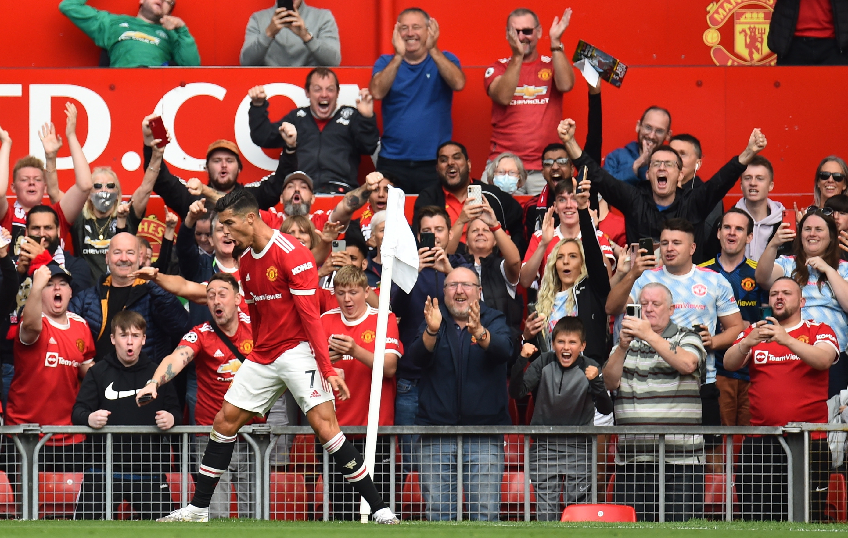 Cristiano Ronaldo se recupera de dores no quadril e volta ao time do  Manchester United no sábado, futebol inglês