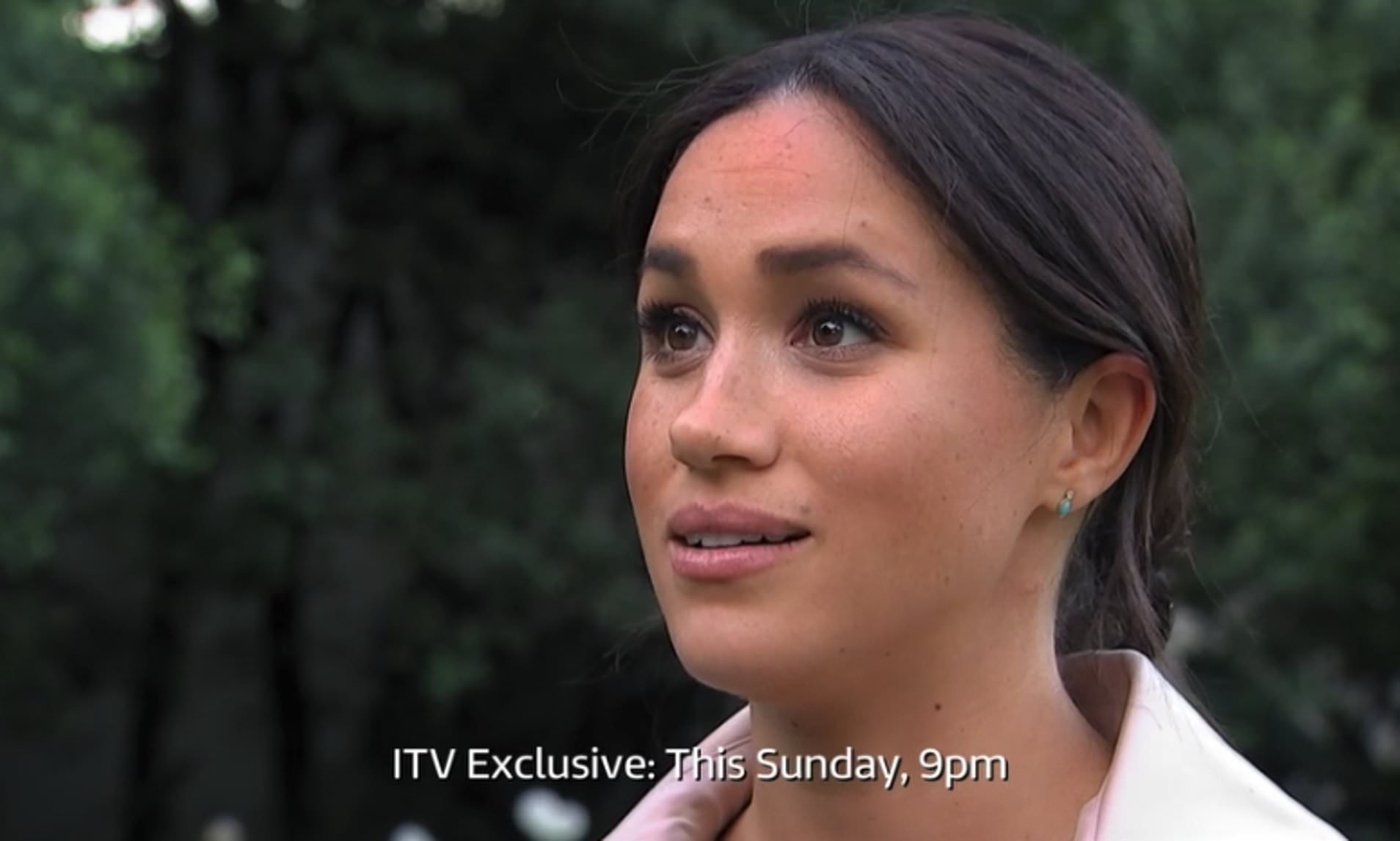#WeLoveYouMeghan. A onda de apoio no Twitter por Meghan Markle