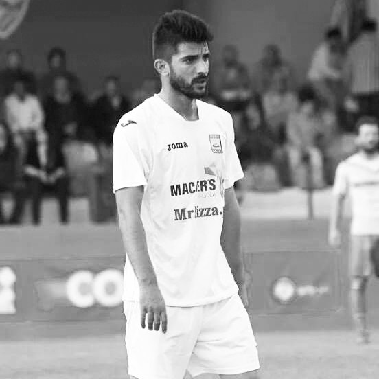 Antigo jogador de futebol morre em acidente de viação. Tinha 36 anos