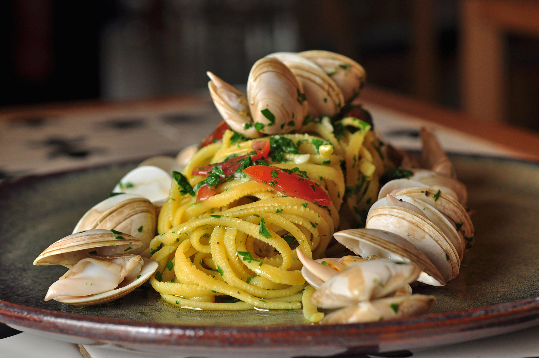 Os pés assentes na terra e o mar na boca com o novo linguini do Di’Amici e outros pratos de outono