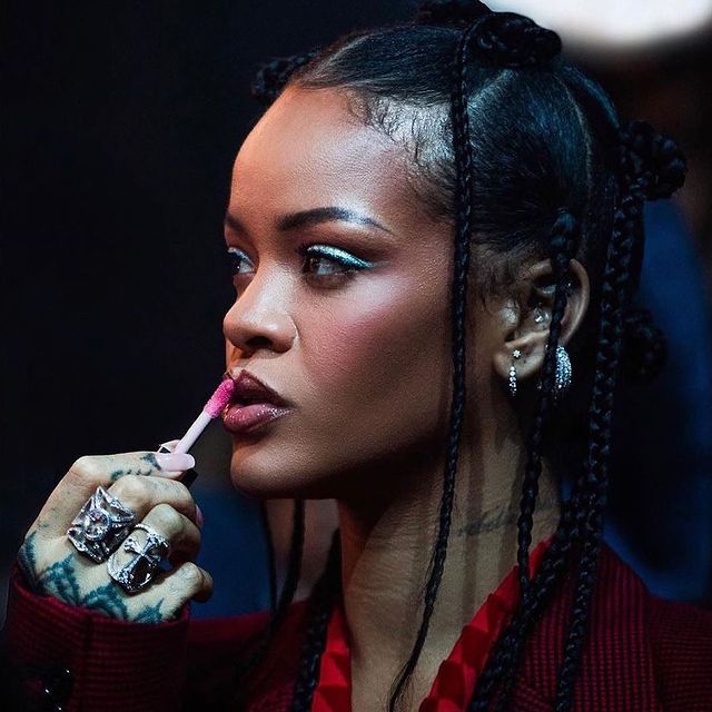 Procura por “ideal de beleza” leva mulheres a recorrer a branqueadores de pele tóxicos