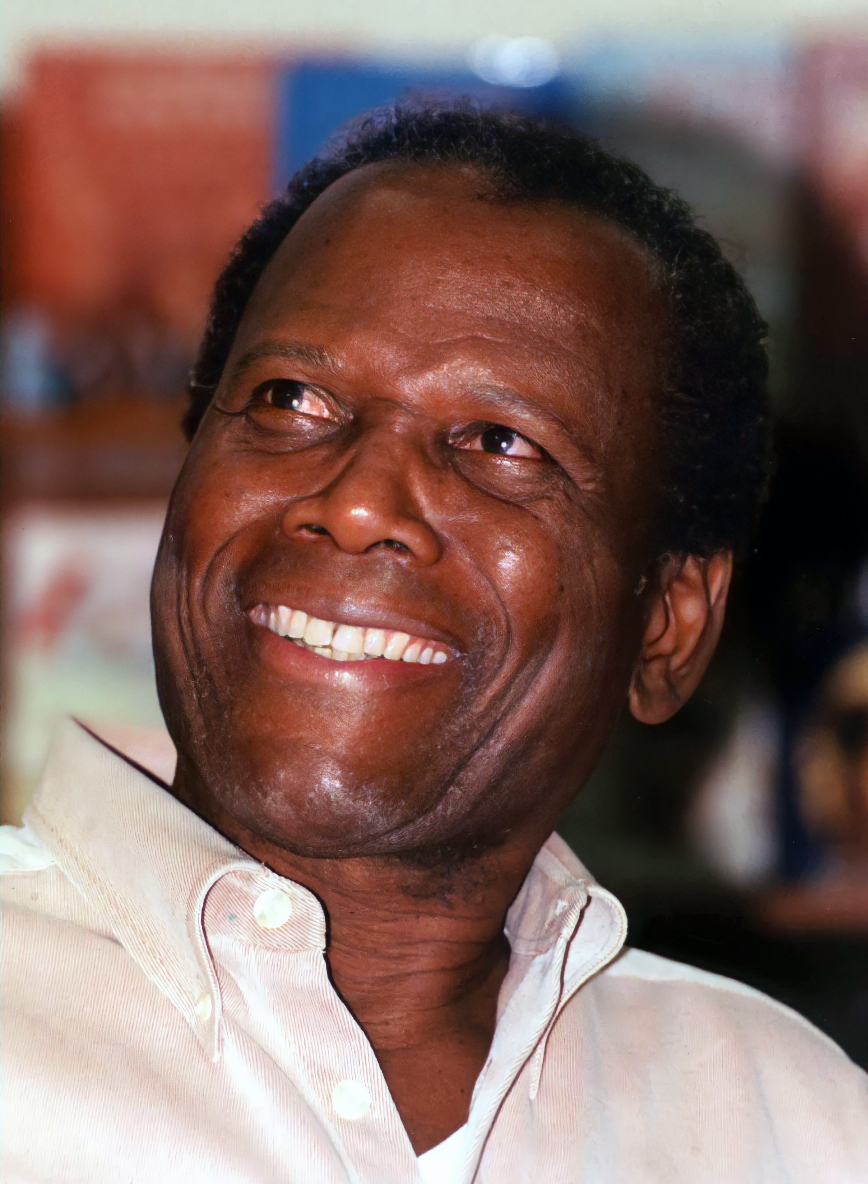 Morreu Sidney Poitier, aos 94 anos. Ator foi o primeiro negro a vencer um Óscar