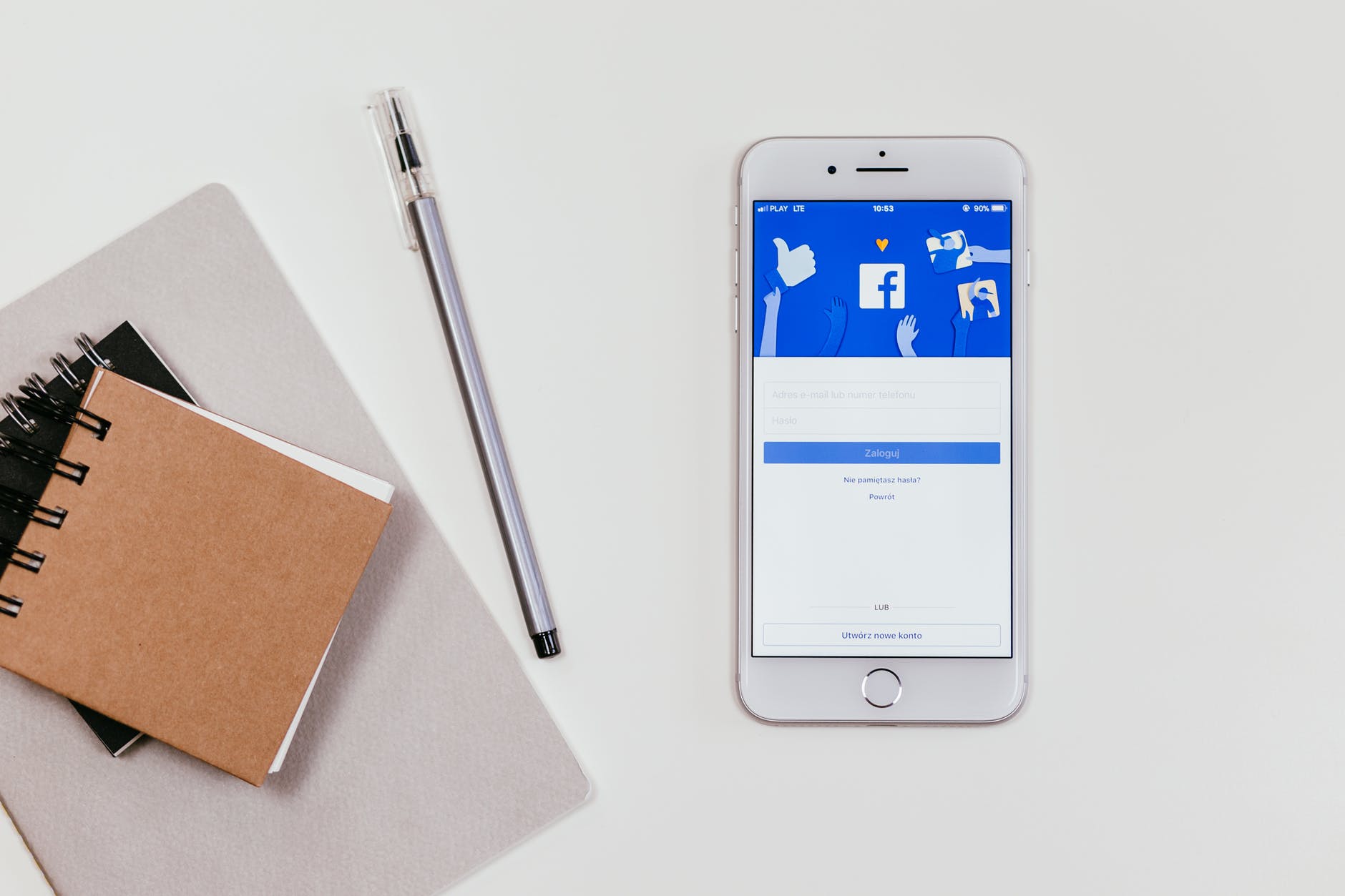 Facebook lança novo design e e foca-se na interação dos grupos