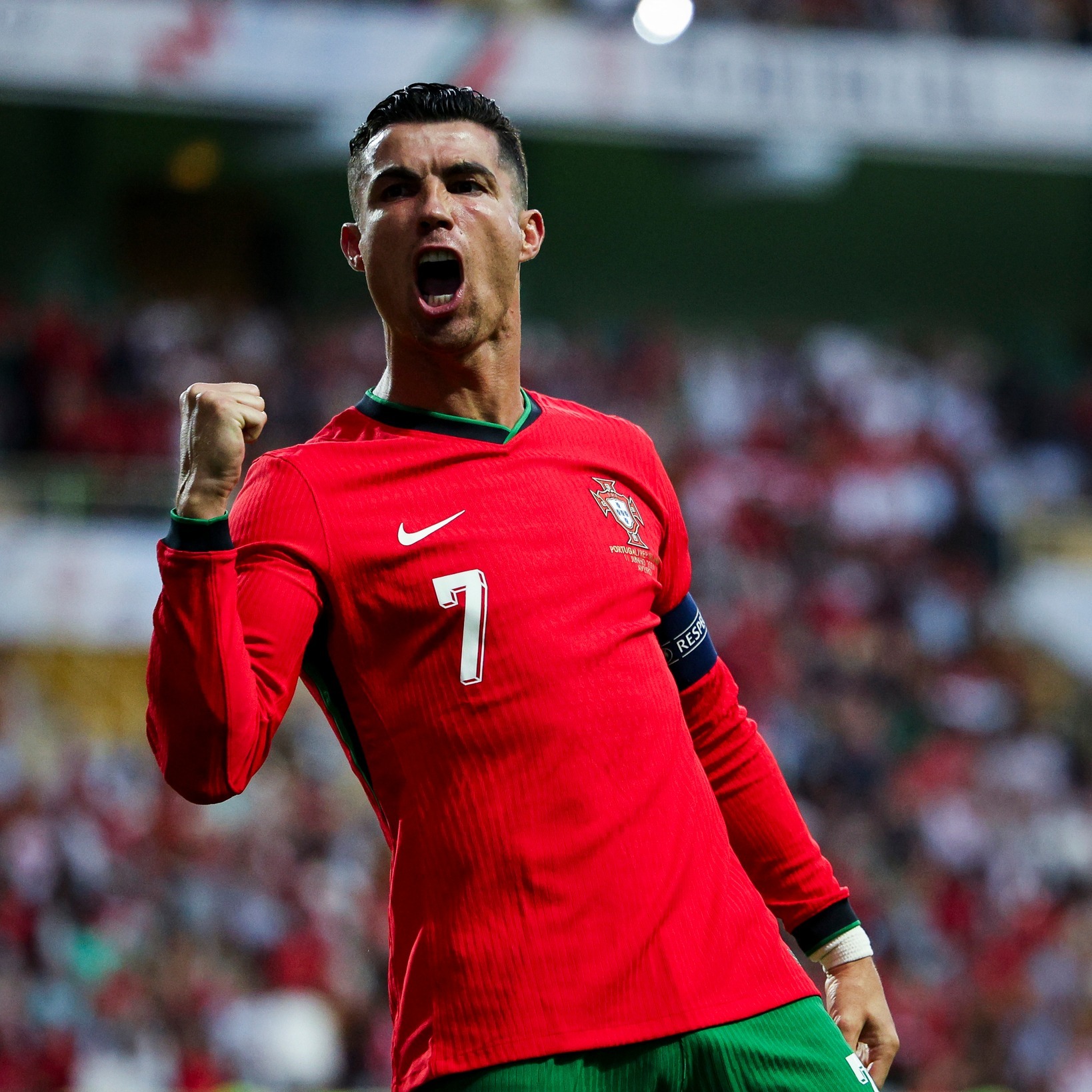 Quer cheirar a campeão? CR7 lança mais um perfume (e este é perfeito para o verão)