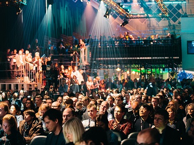 Fotógrafa lança livro com imagens de animais velhinhos